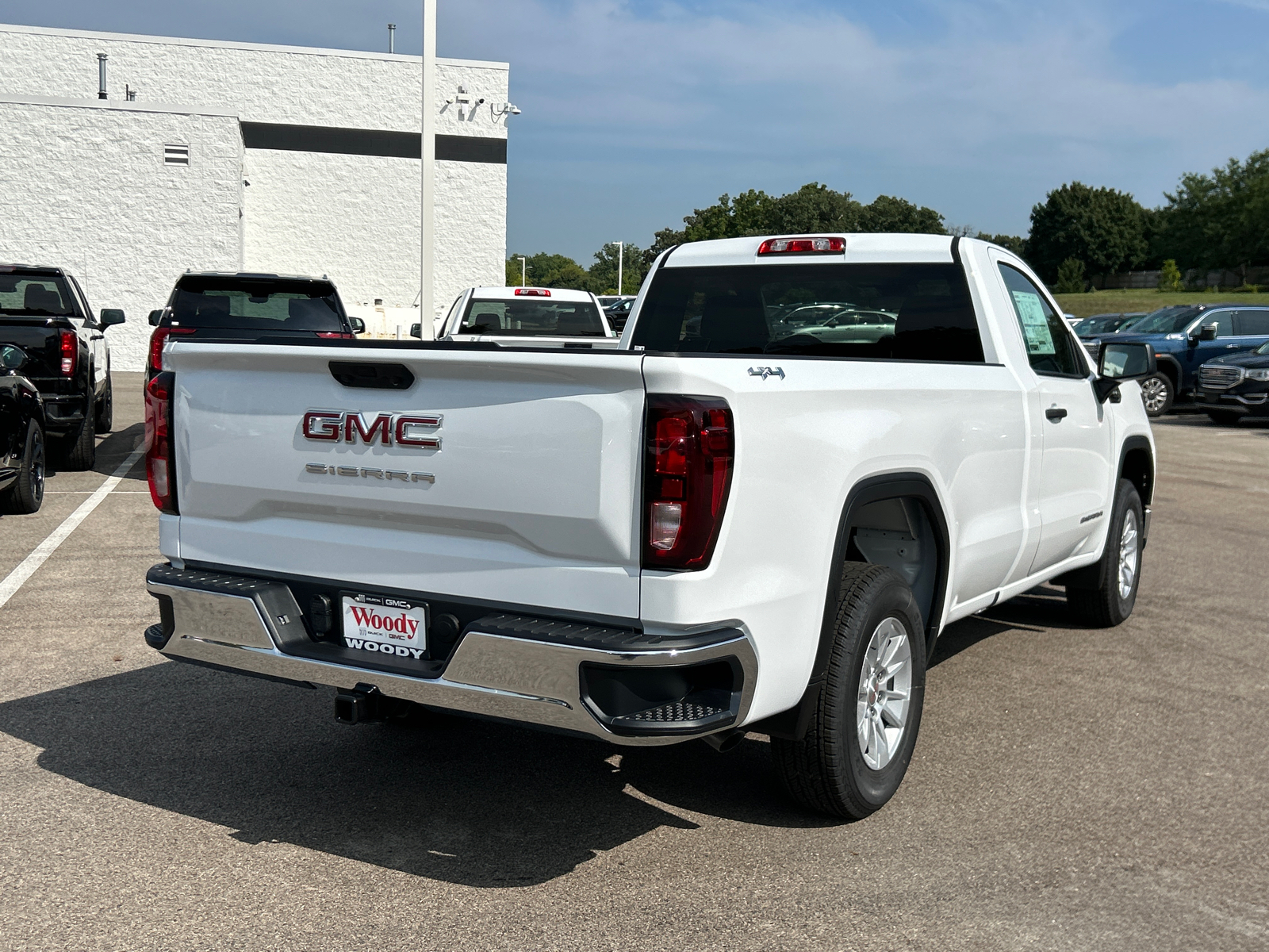 2024 GMC Sierra 1500 Pro 8