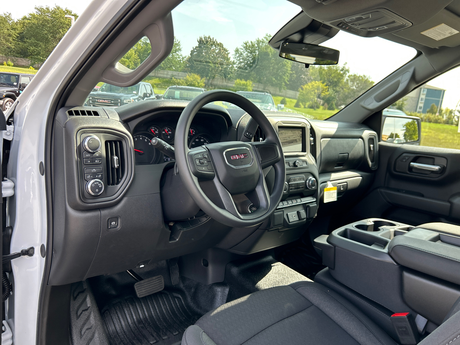 2024 GMC Sierra 1500 Pro 17