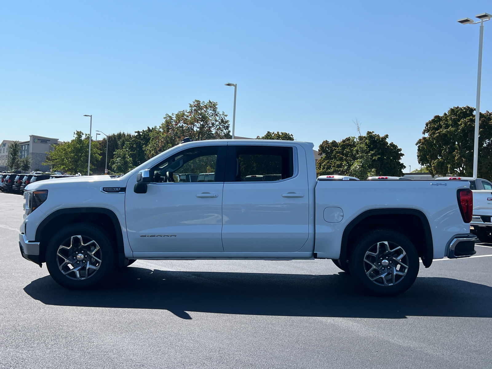 2024 GMC Sierra 1500 SLE 5