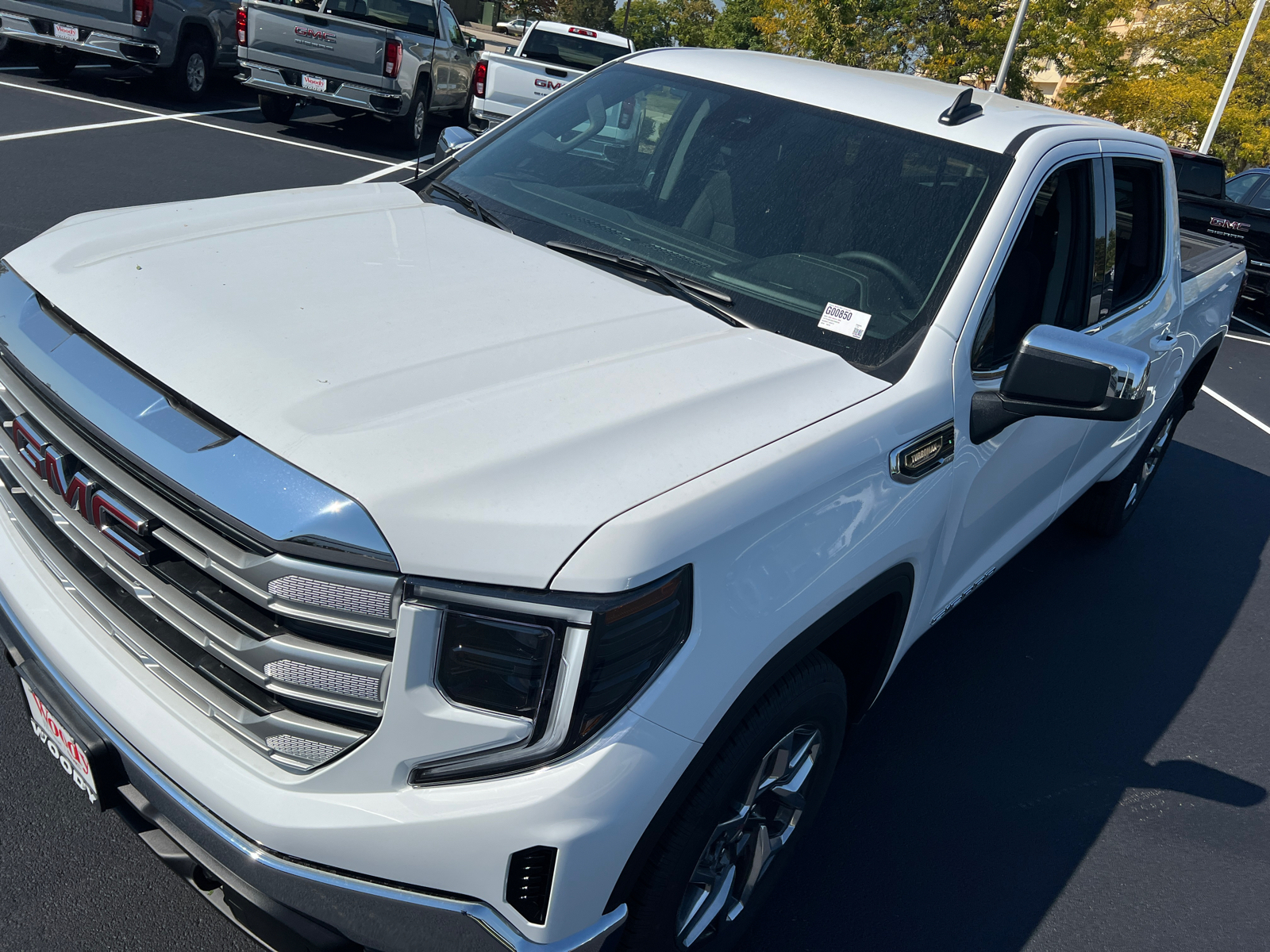 2024 GMC Sierra 1500 SLE 10