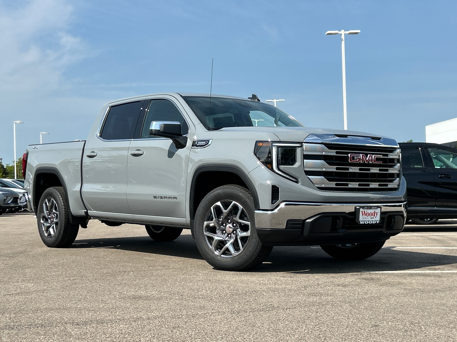 2024 GMC Sierra 1500 SLE 2