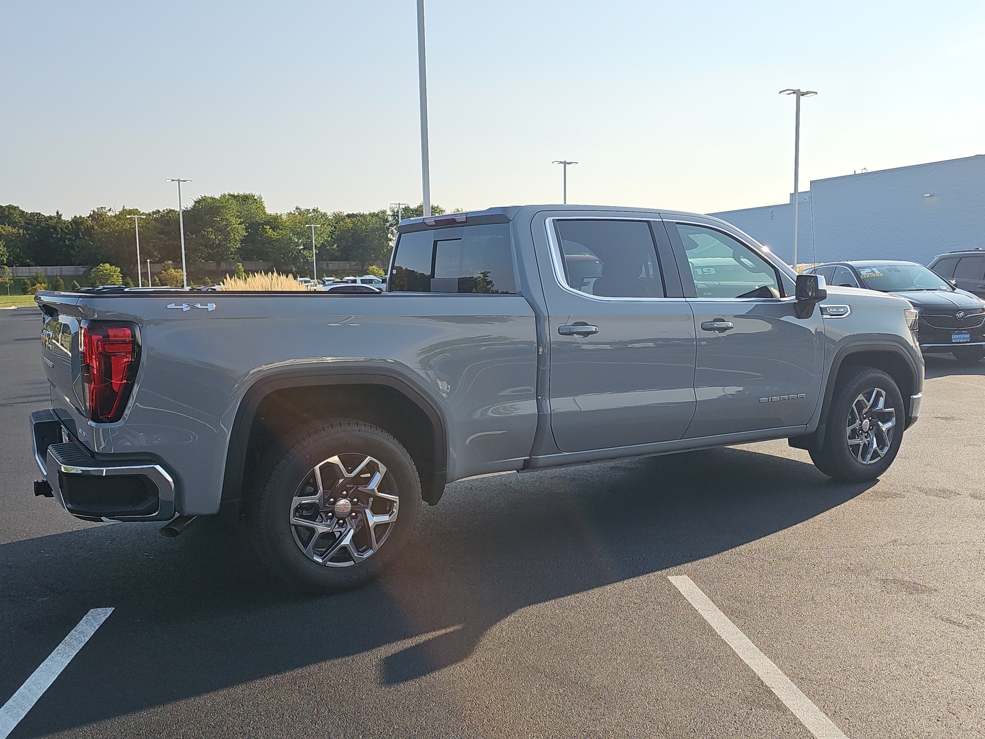 2024 GMC Sierra 1500 SLE 8