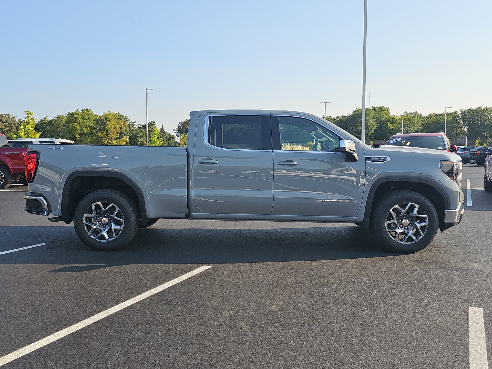 2024 GMC Sierra 1500 SLE 9