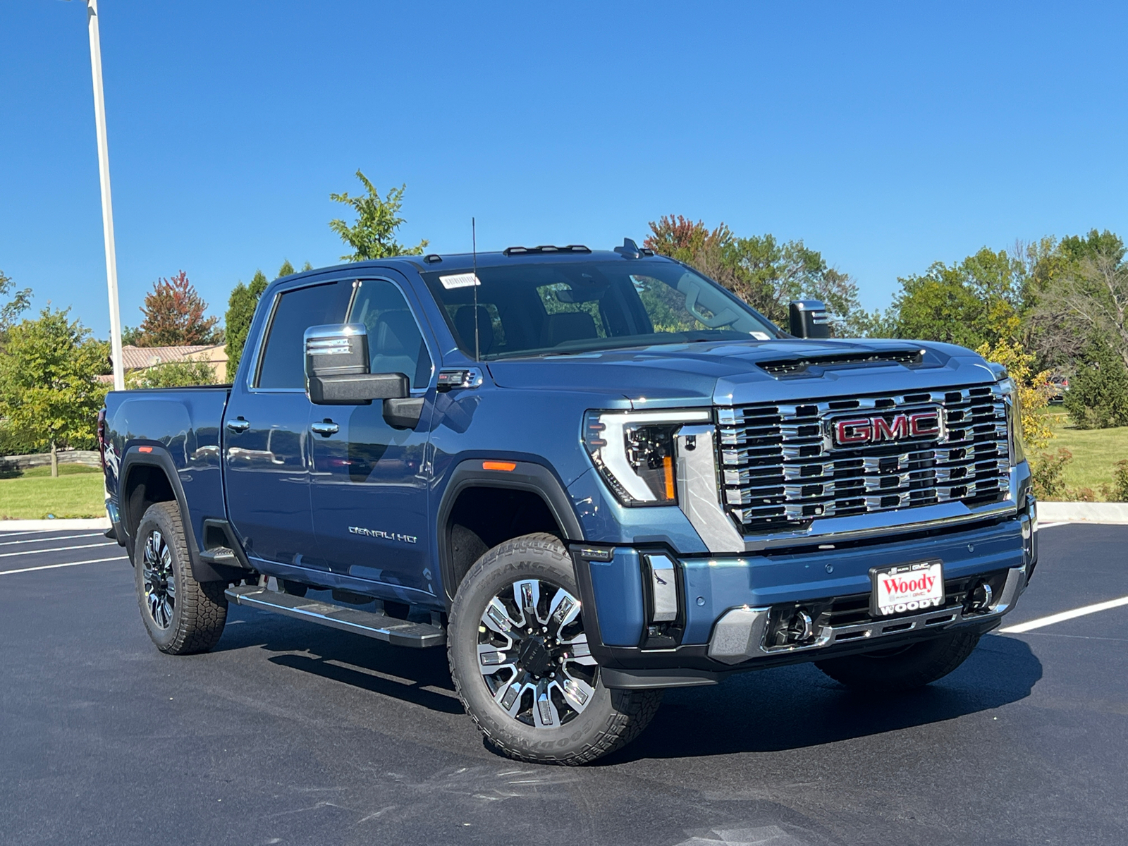 2025 GMC Sierra 2500HD Denali 2