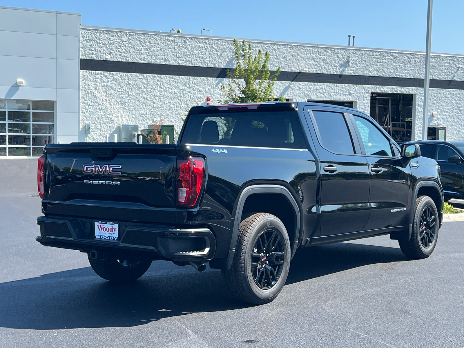 2024 GMC Sierra 1500 Pro 8