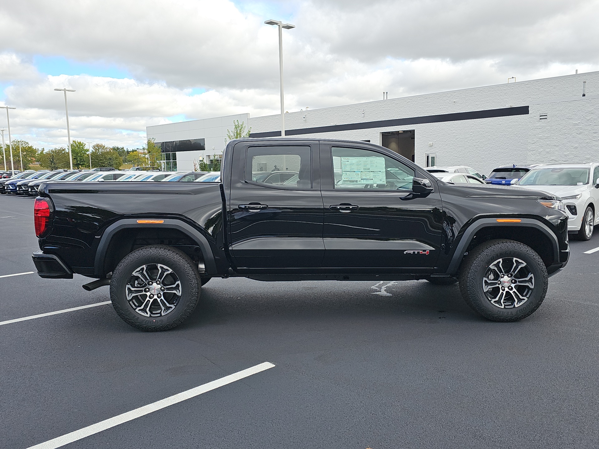 2024 GMC Canyon AT4 9