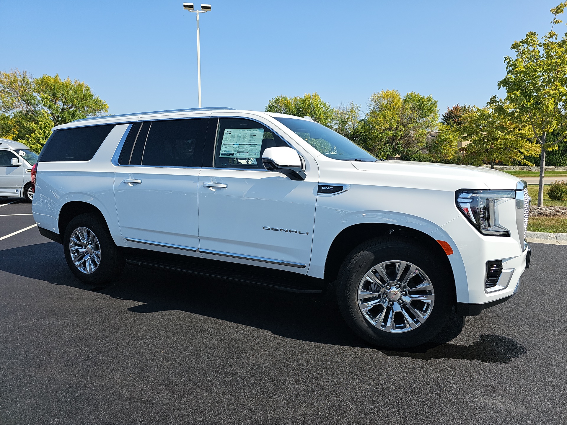 2024 GMC Yukon XL Denali 2