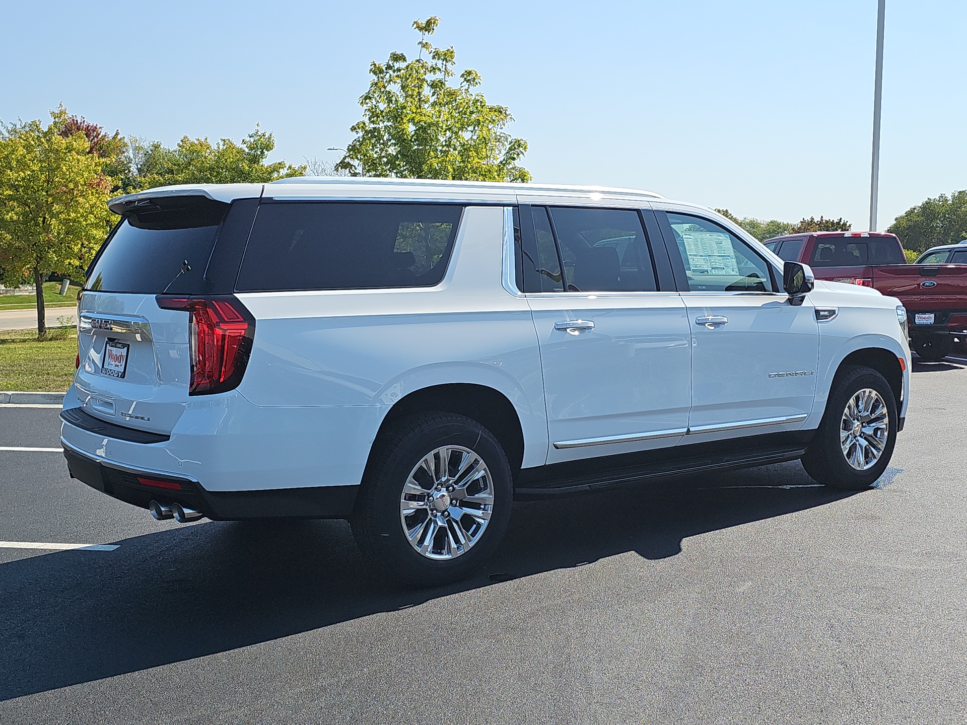 2024 GMC Yukon XL Denali 8