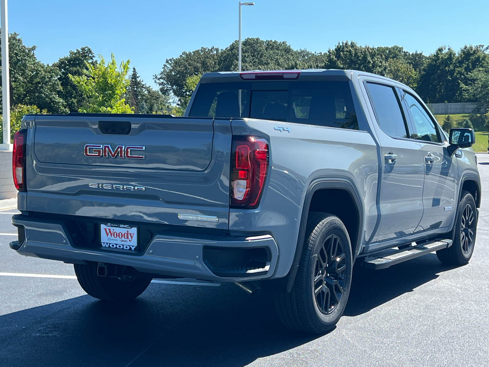 2024 GMC Sierra 1500 Elevation 8