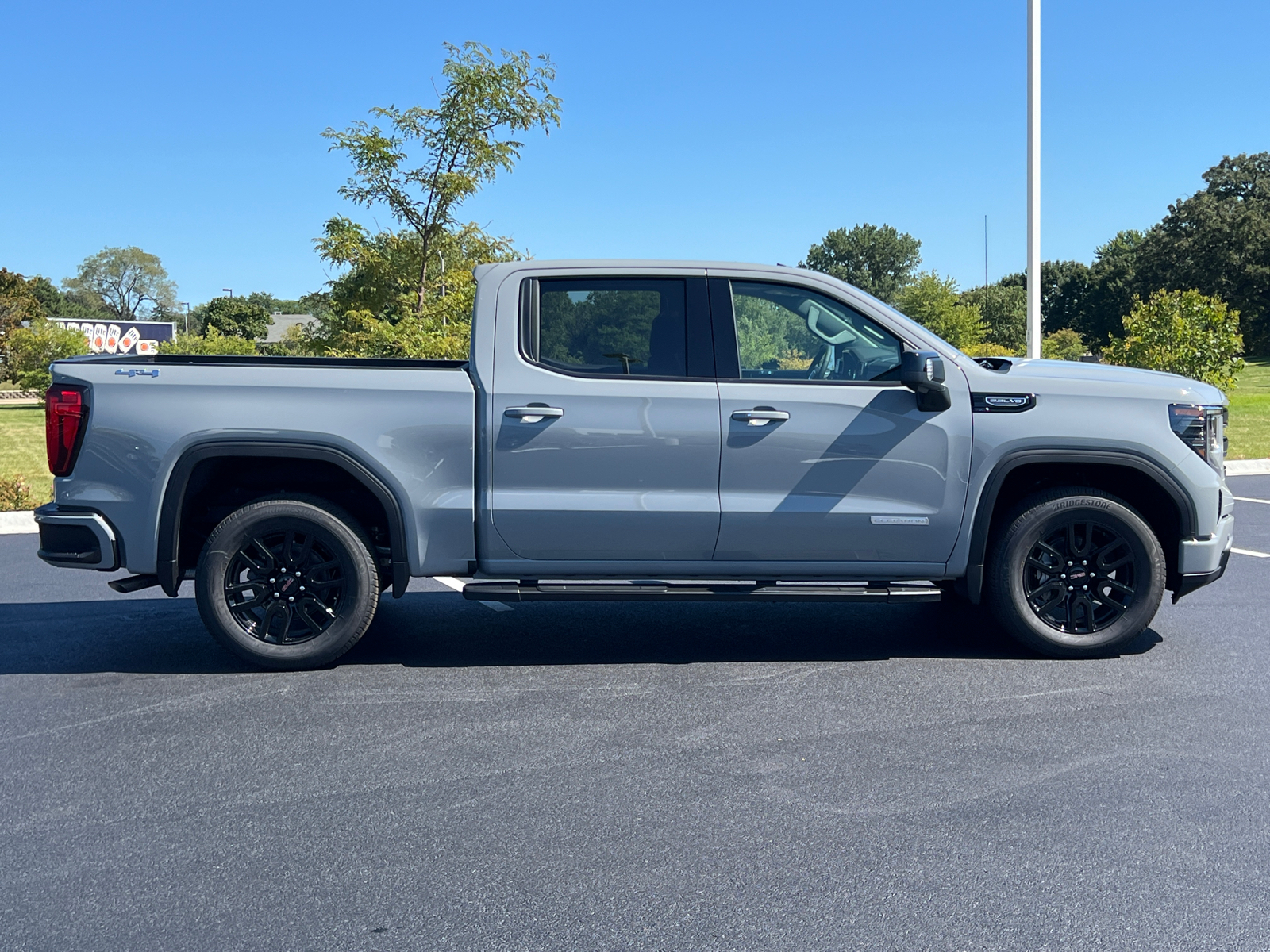 2024 GMC Sierra 1500 Elevation 9