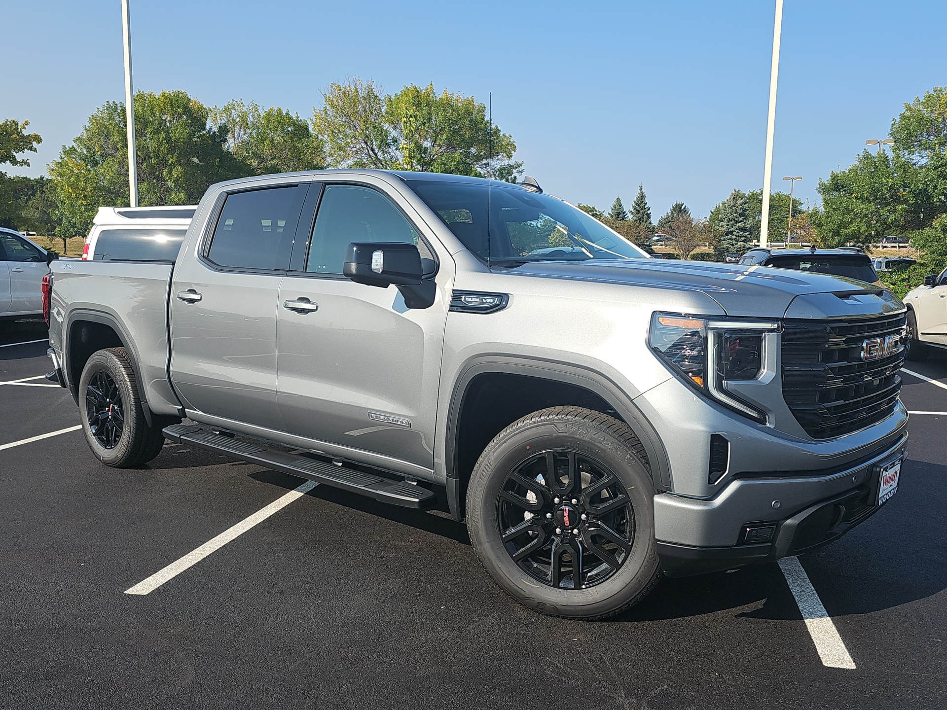 2024 GMC Sierra 1500 Elevation 2