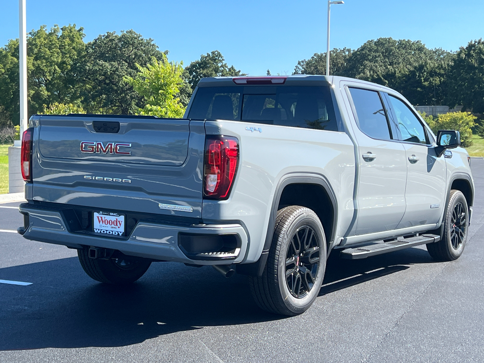 2024 GMC Sierra 1500 Elevation 8