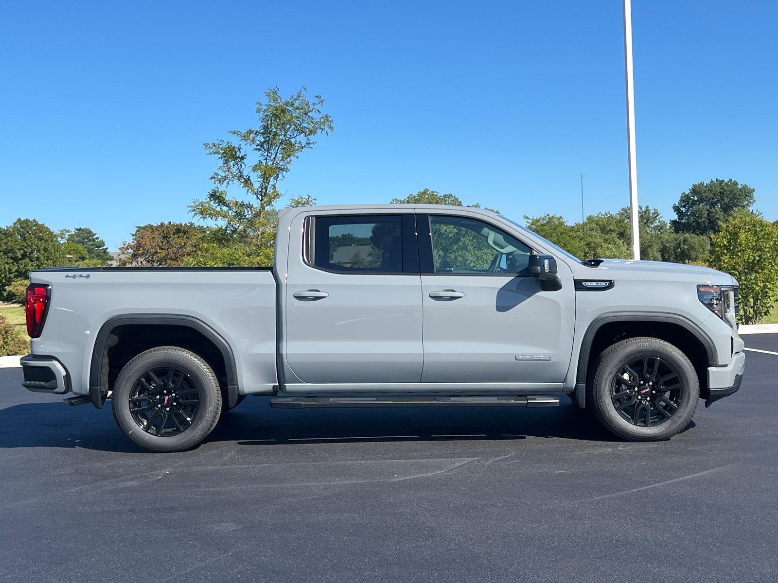 2024 GMC Sierra 1500 Elevation 9