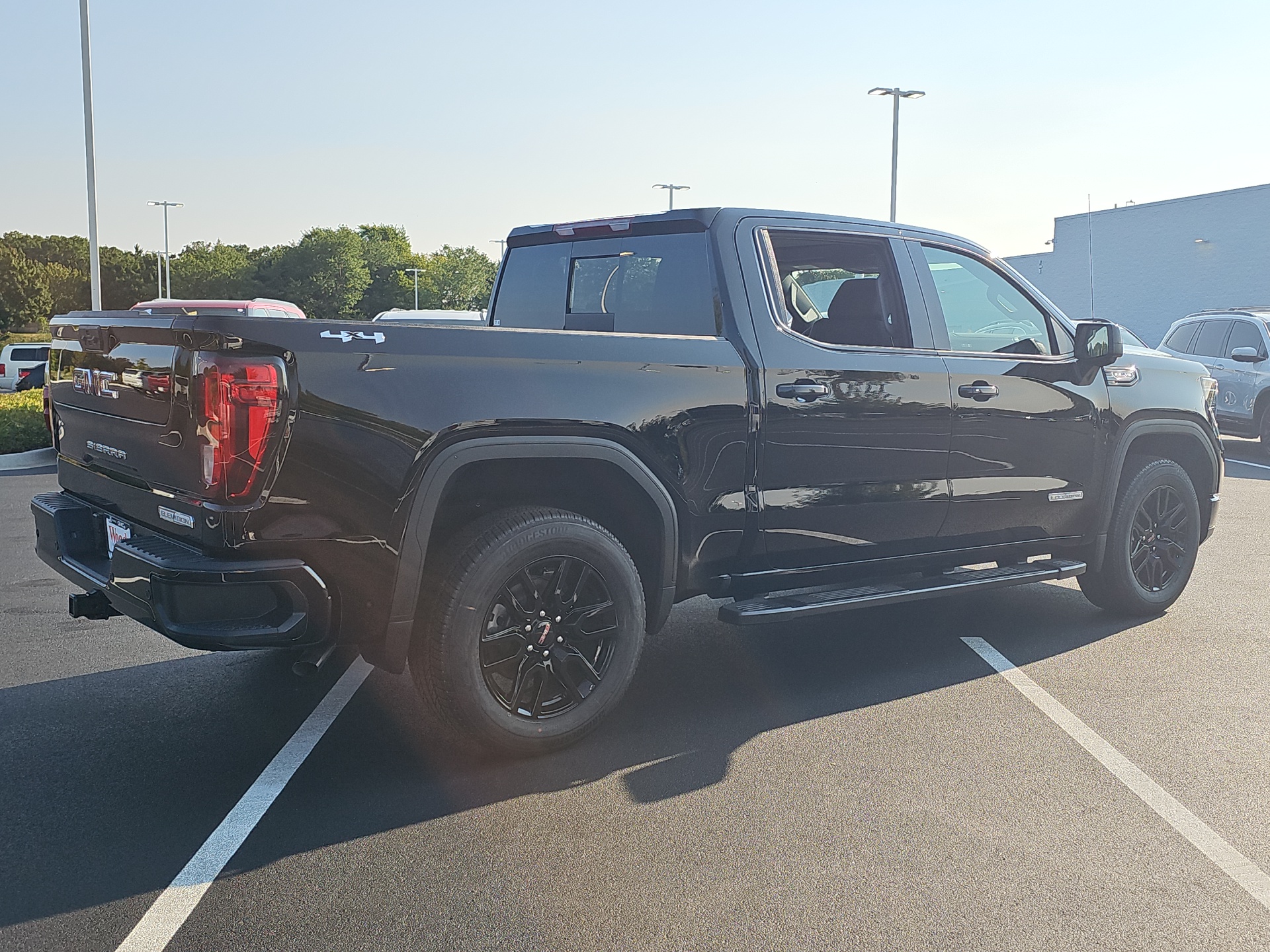 2024 GMC Sierra 1500 Elevation 8