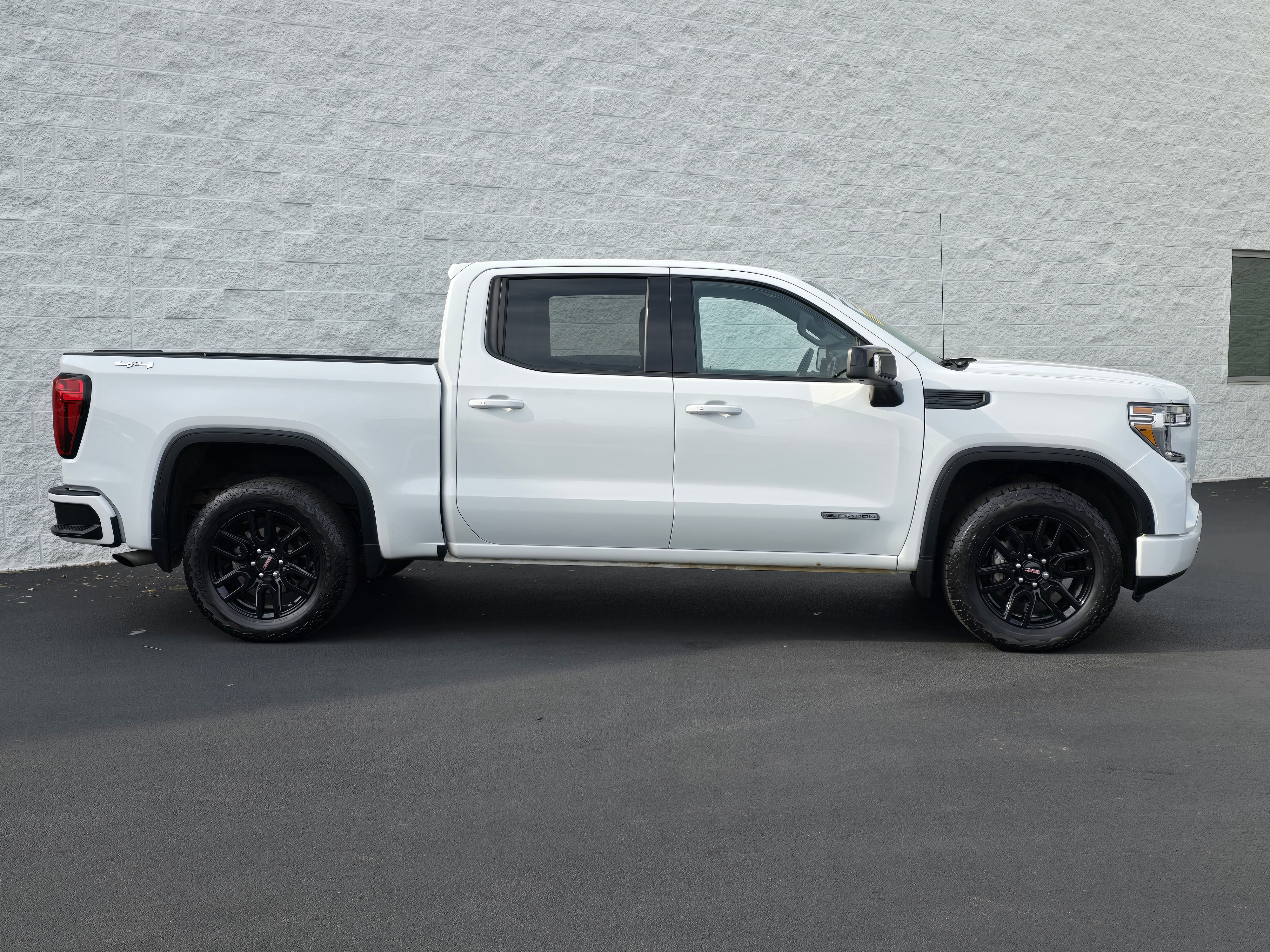 2022 GMC Sierra 1500 Limited Elevation 4