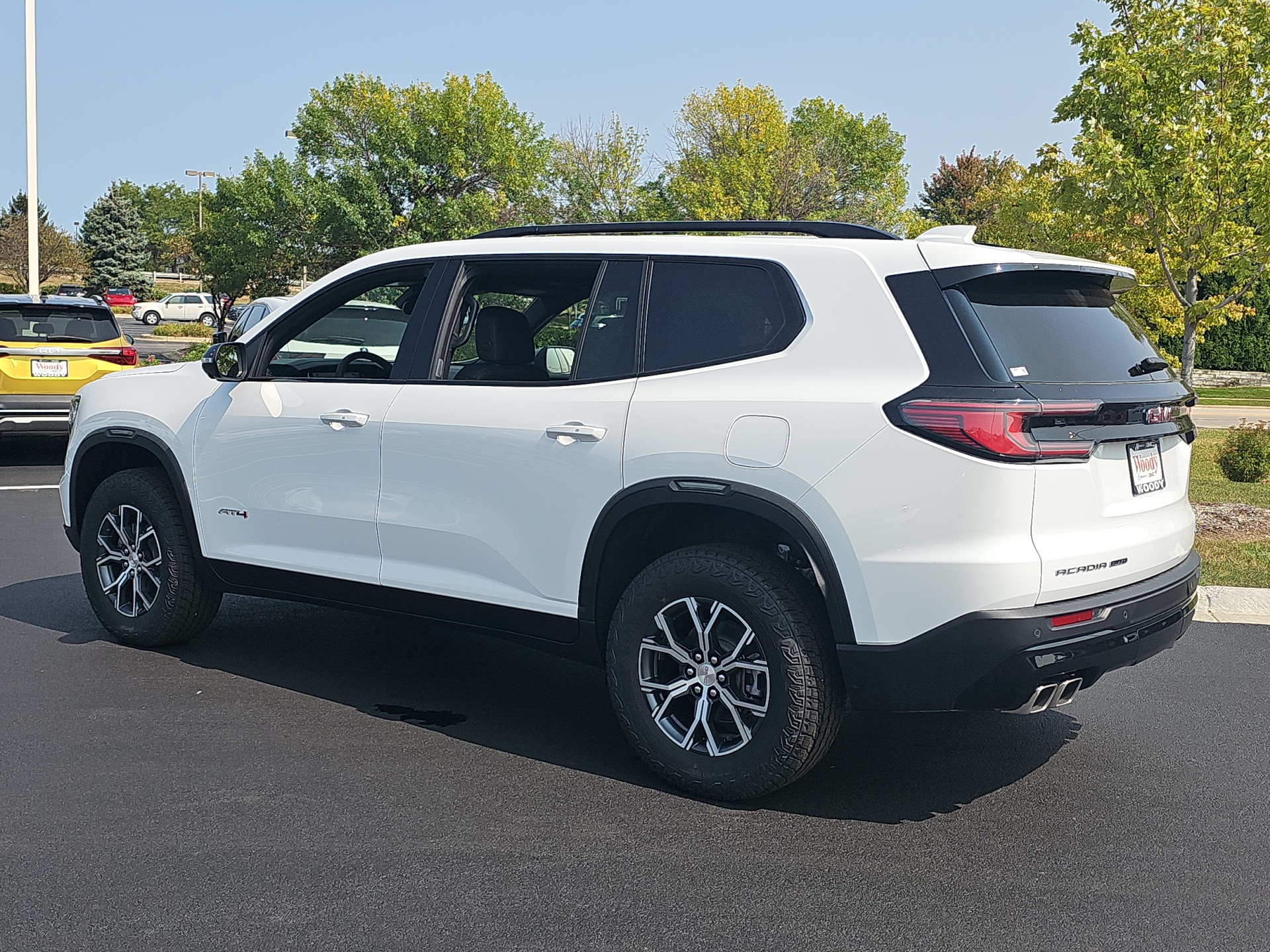 2024 GMC Acadia AT4 6