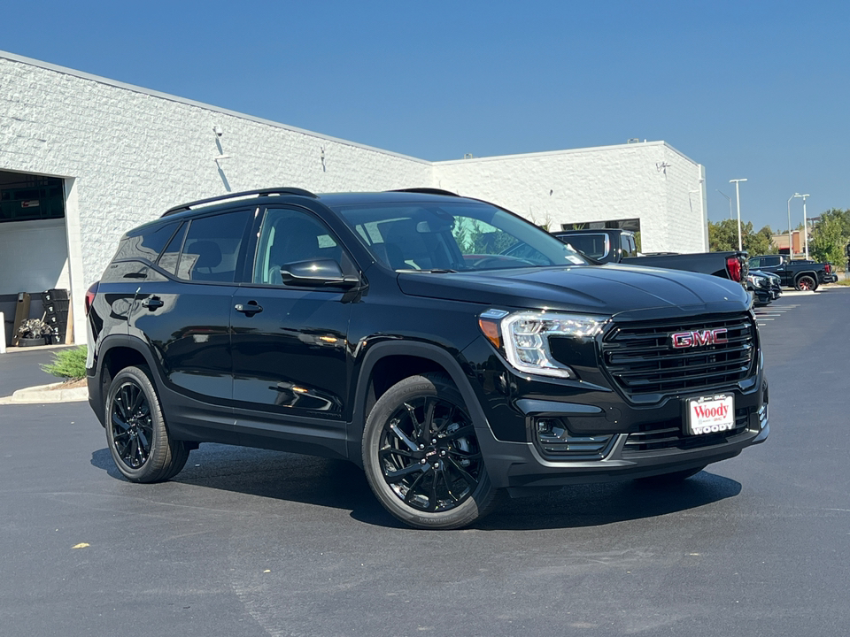 2024 GMC Terrain SLT 2