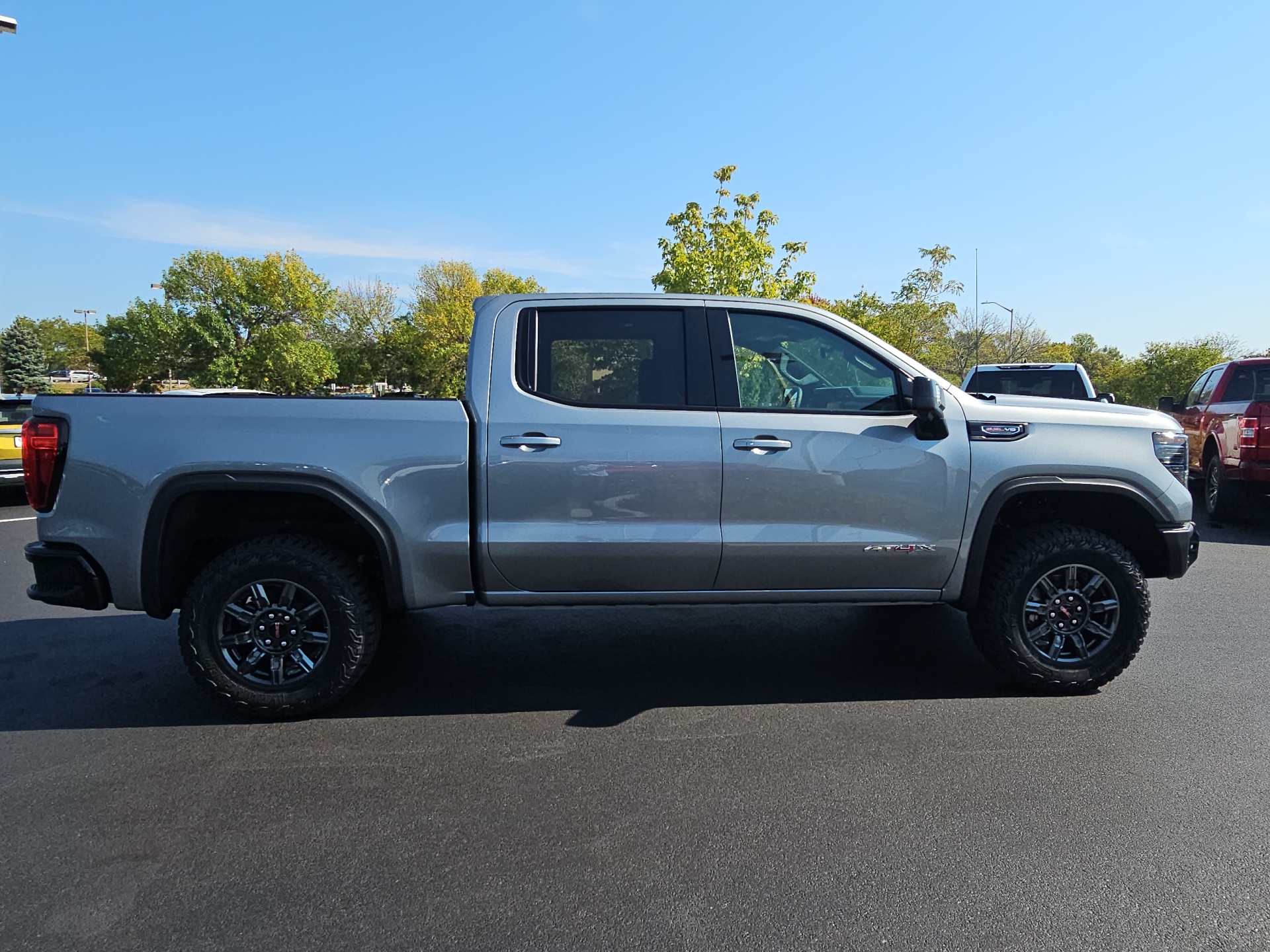 2024 GMC Sierra 1500 AT4X 9