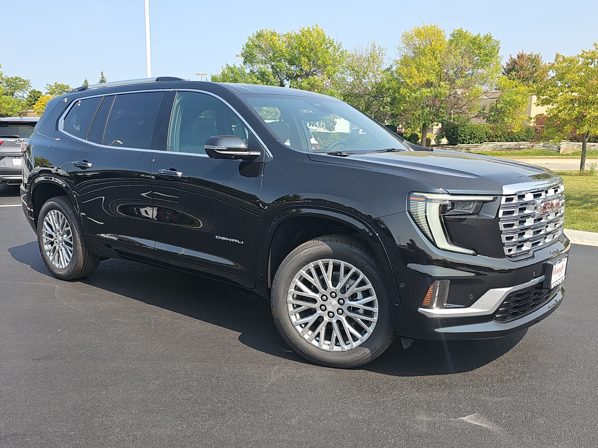 2024 GMC Acadia Denali 2