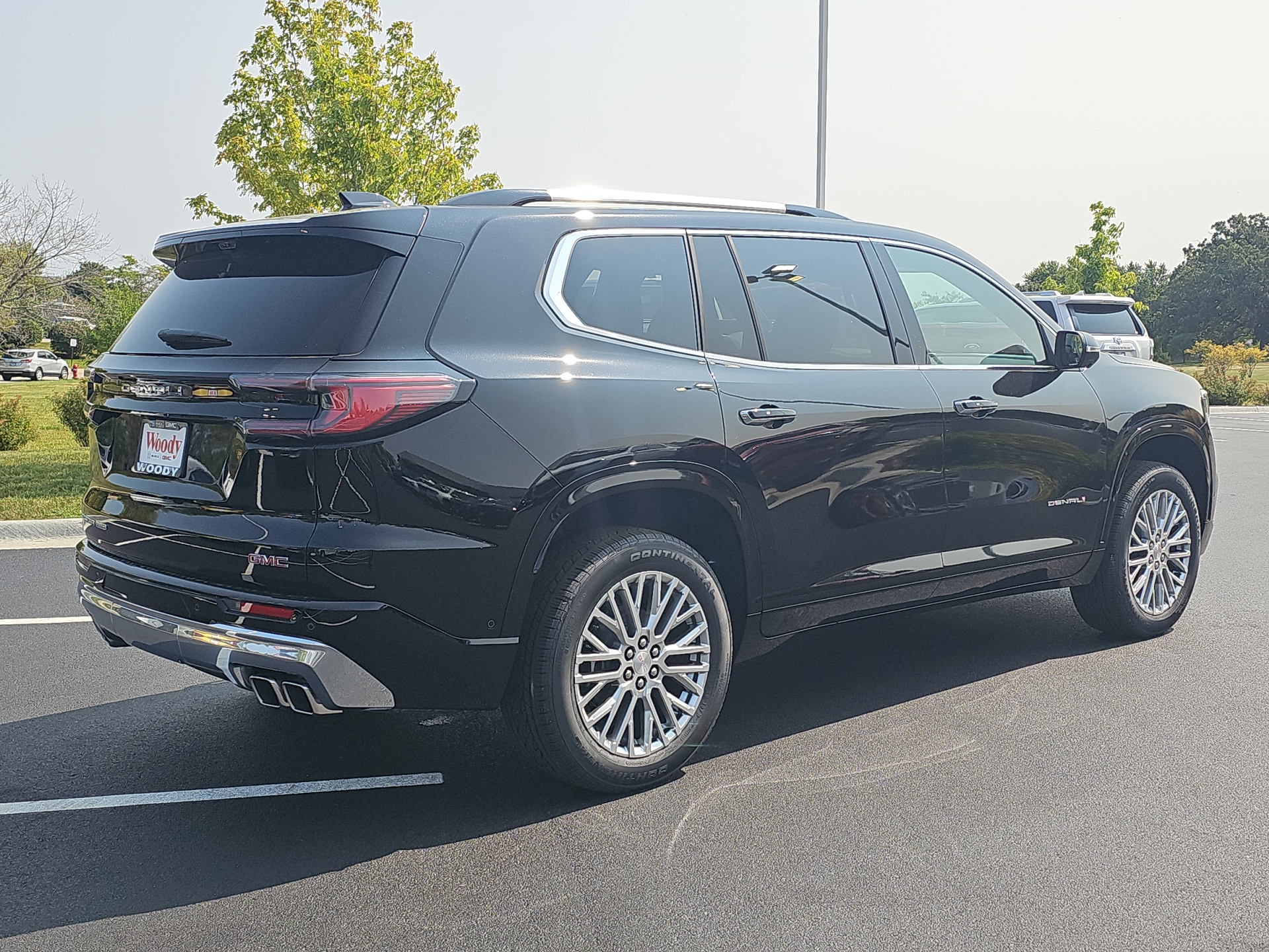 2024 GMC Acadia Denali 8