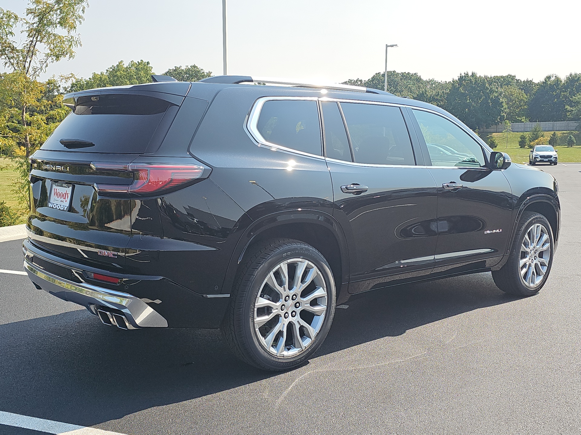 2024 GMC Acadia Denali 8