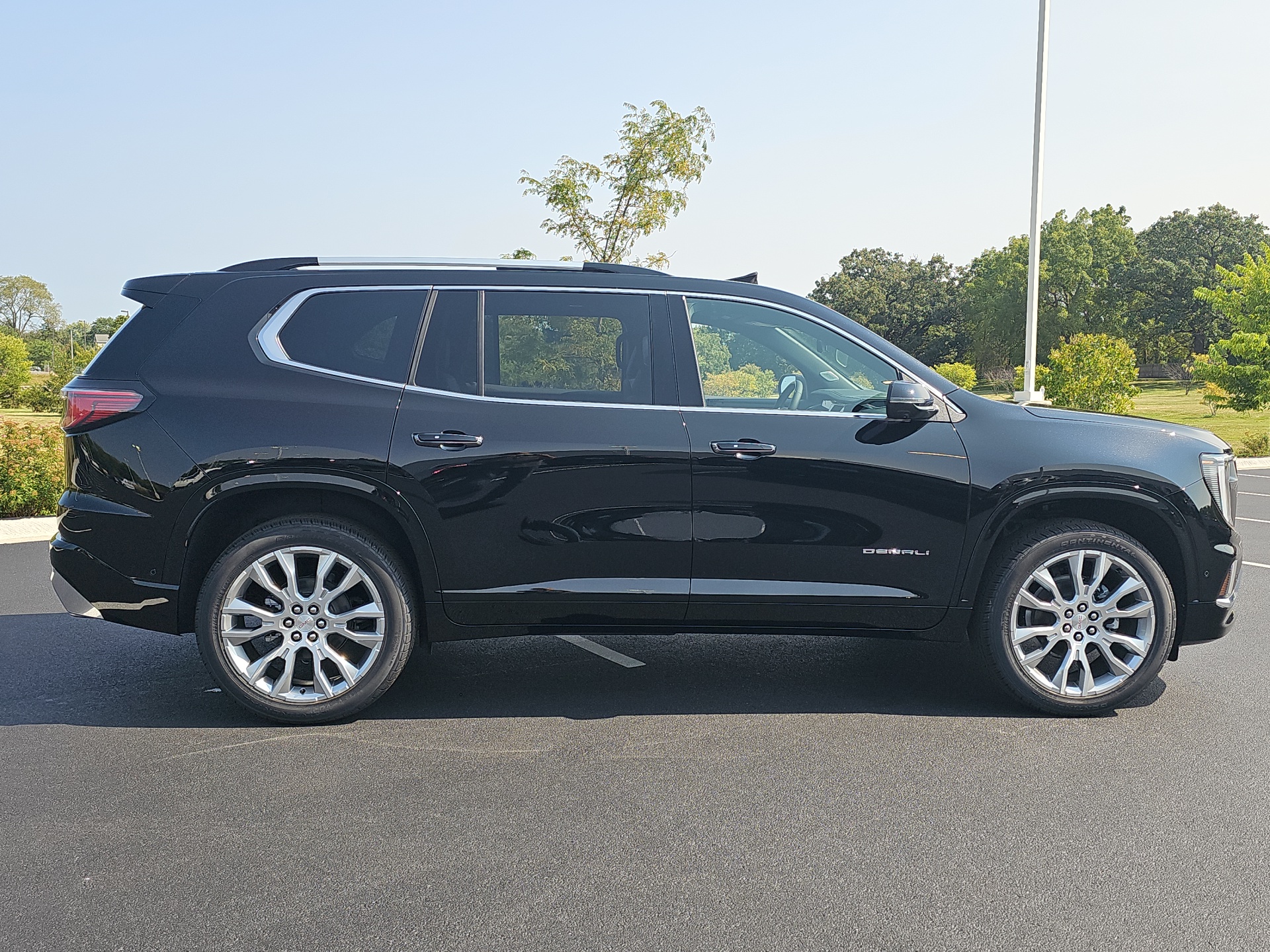 2024 GMC Acadia Denali 9