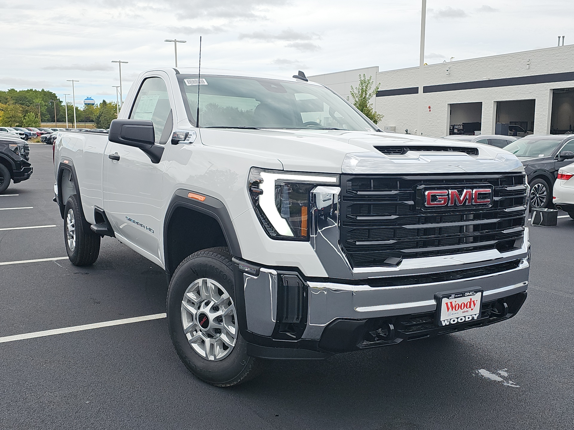 2025 GMC Sierra 2500HD Pro 2