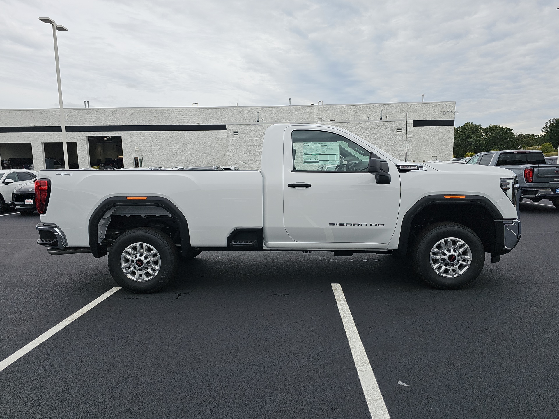 2025 GMC Sierra 2500HD Pro 9