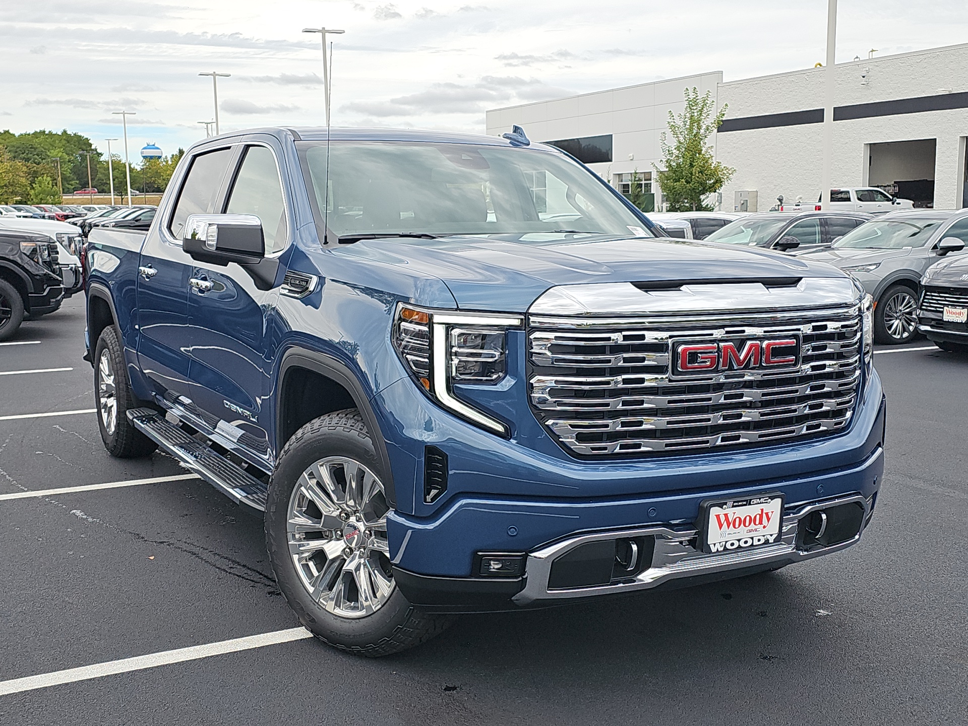 2025 GMC Sierra 1500 Denali 2