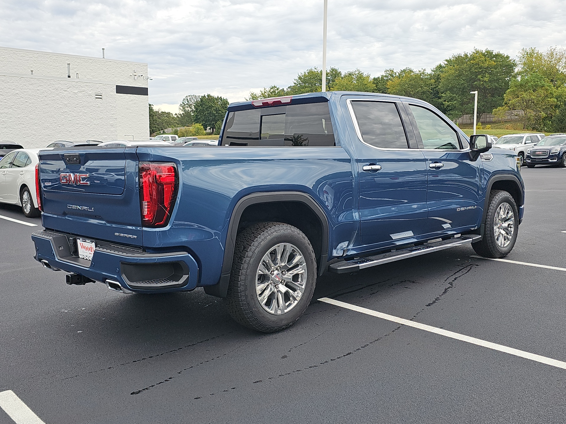 2025 GMC Sierra 1500 Denali 8