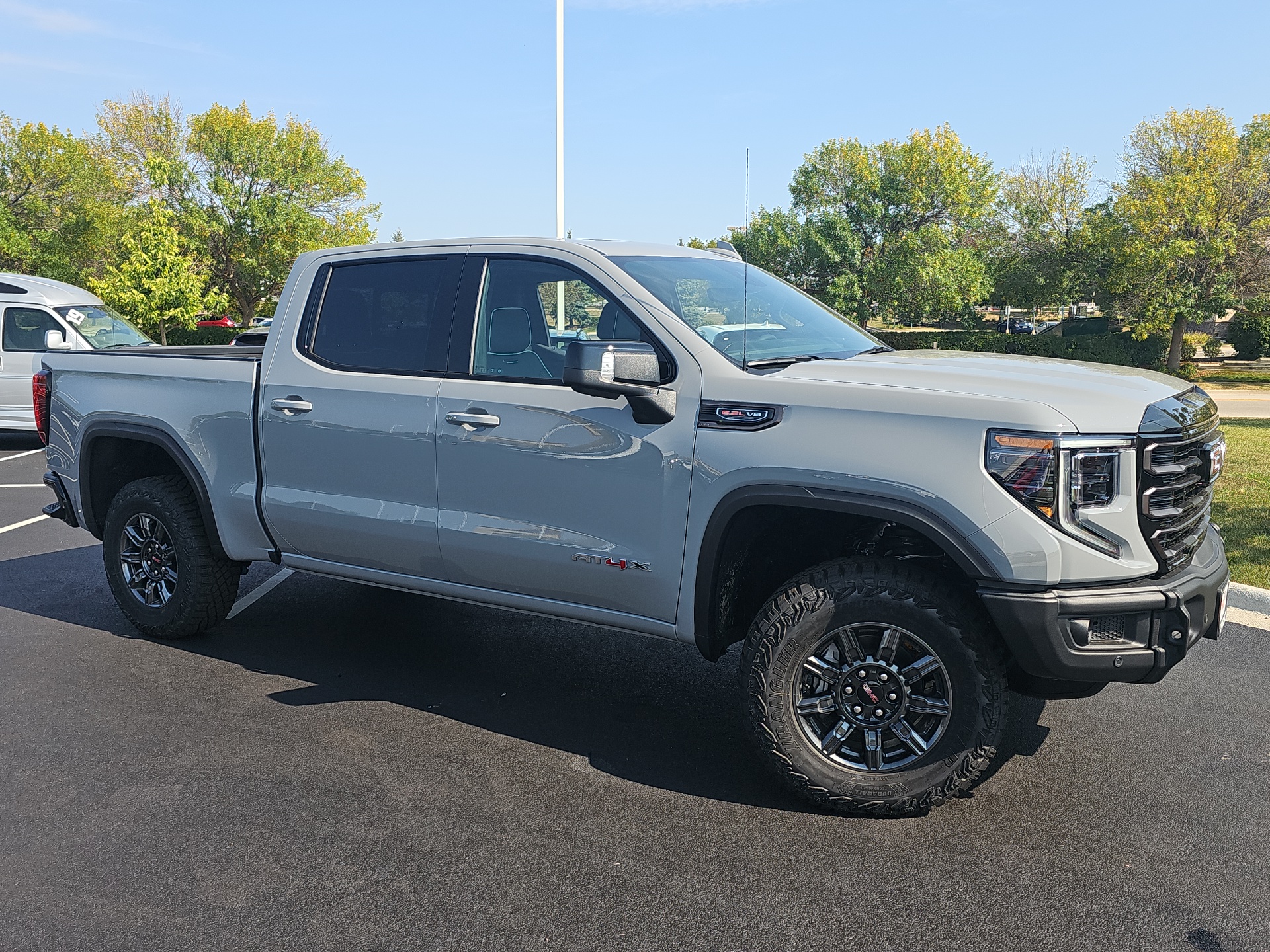 2024 GMC Sierra 1500 AT4X 2