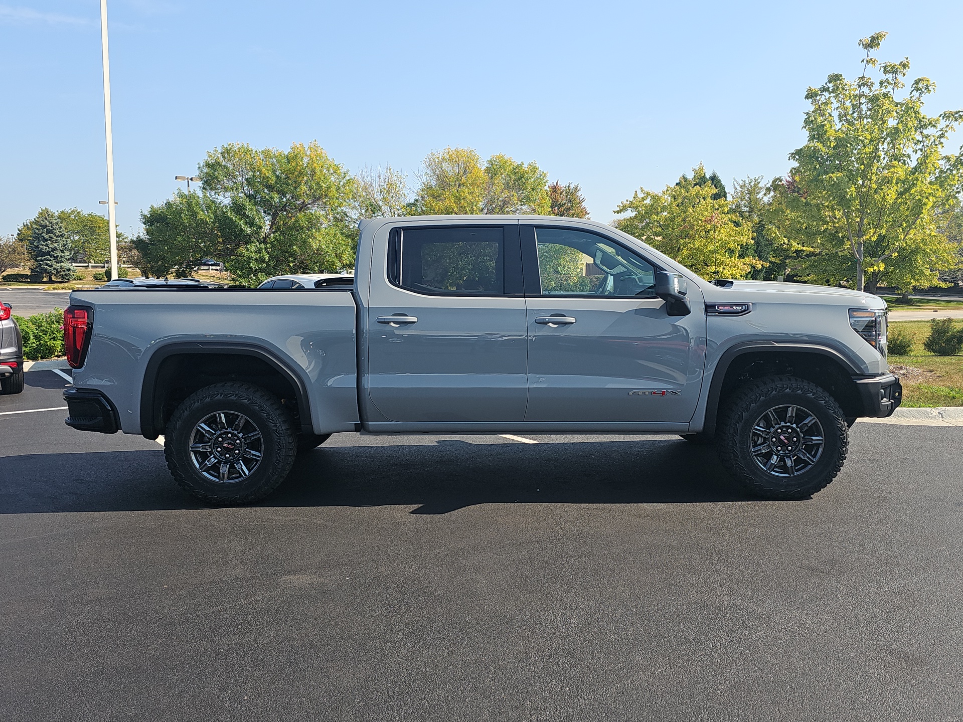 2024 GMC Sierra 1500 AT4X 9