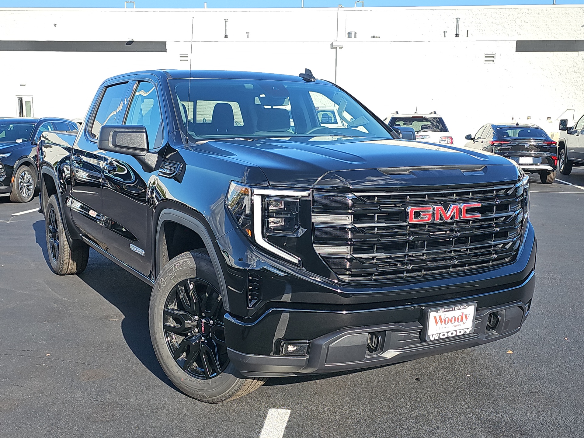 2024 GMC Sierra 1500 Elevation 2