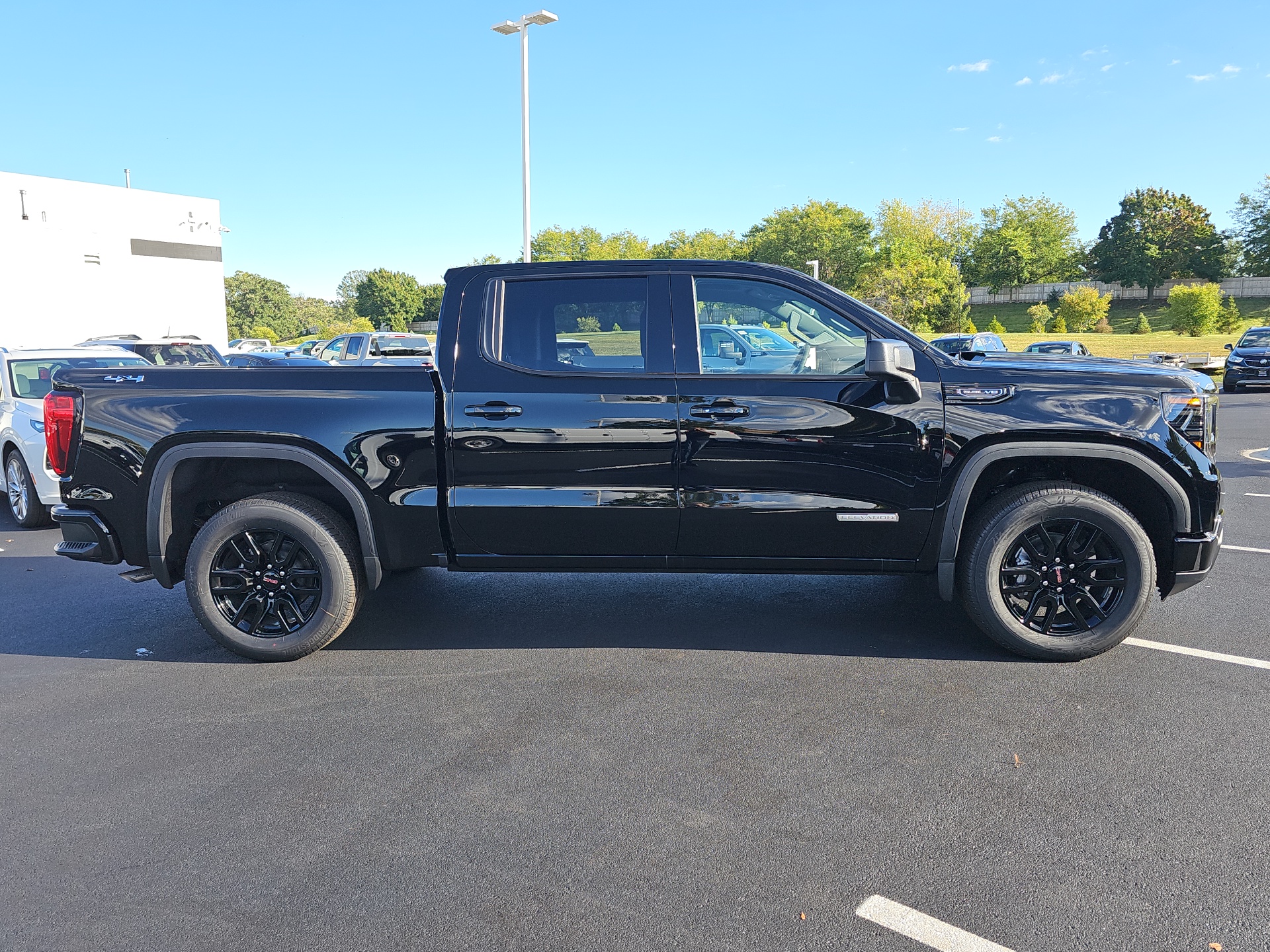 2024 GMC Sierra 1500 Elevation 9