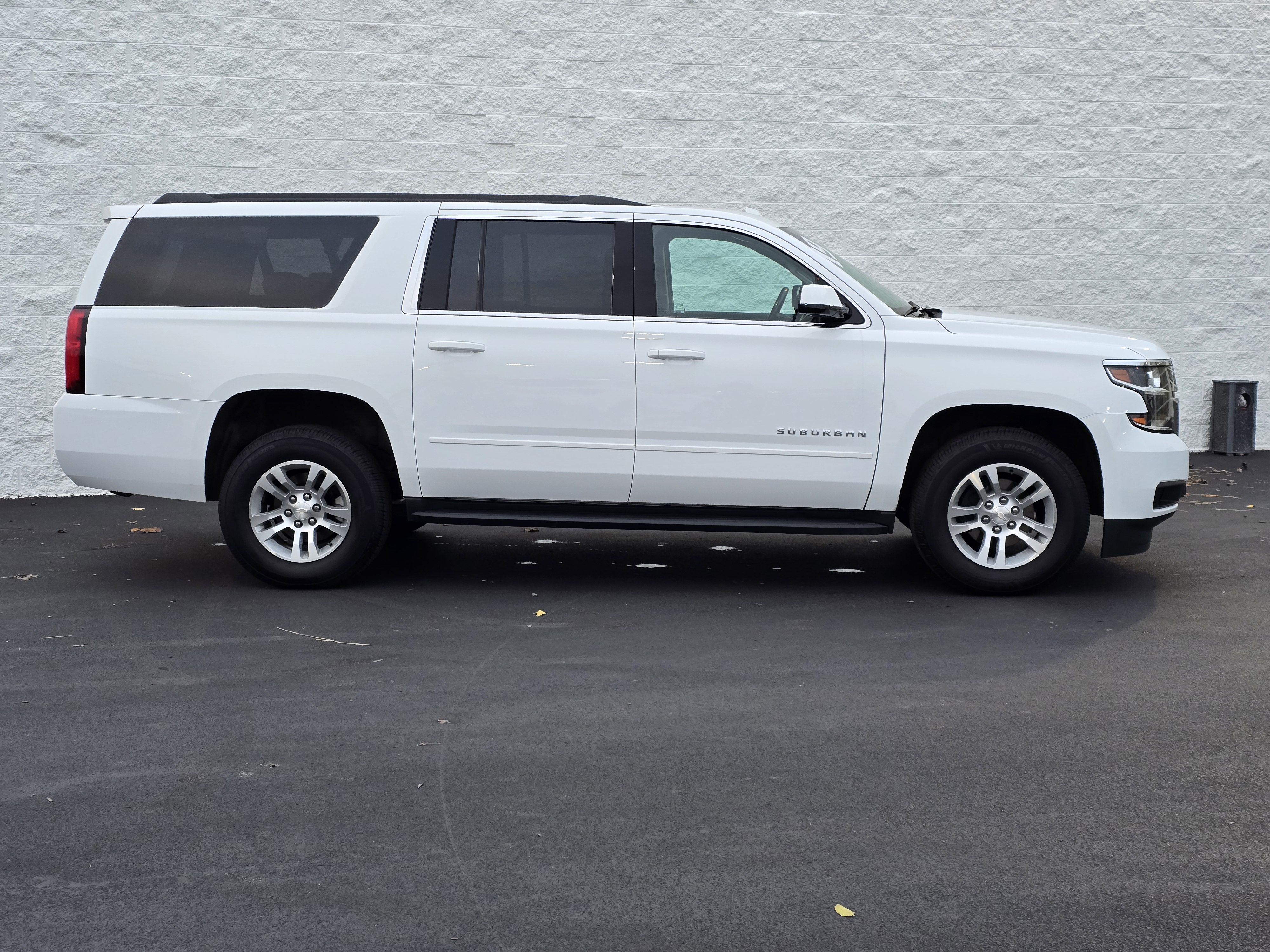 2019 Chevrolet Suburban LS 4