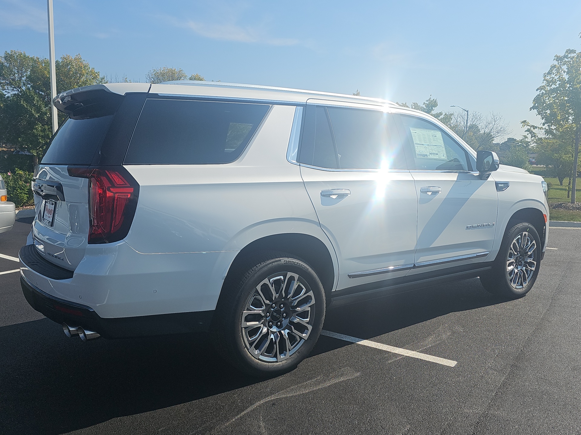 2024 GMC Yukon Denali Ultimate 8