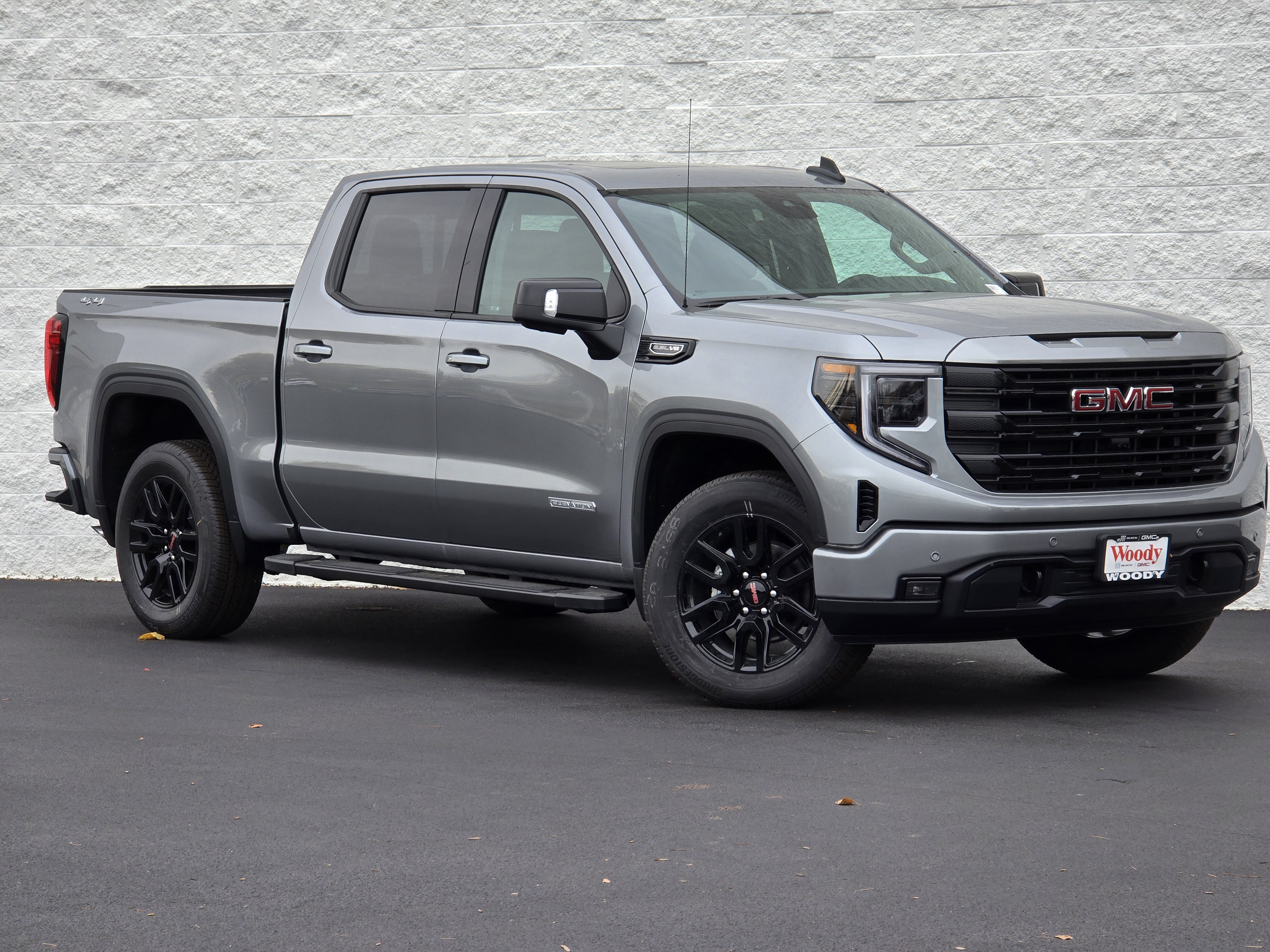 2025 GMC Sierra 1500 Elevation 2