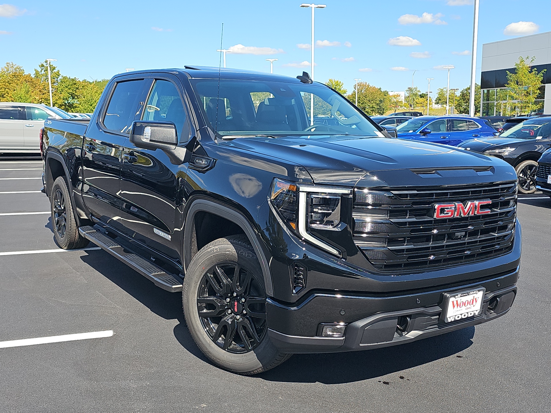 2025 GMC Sierra 1500 Elevation 2