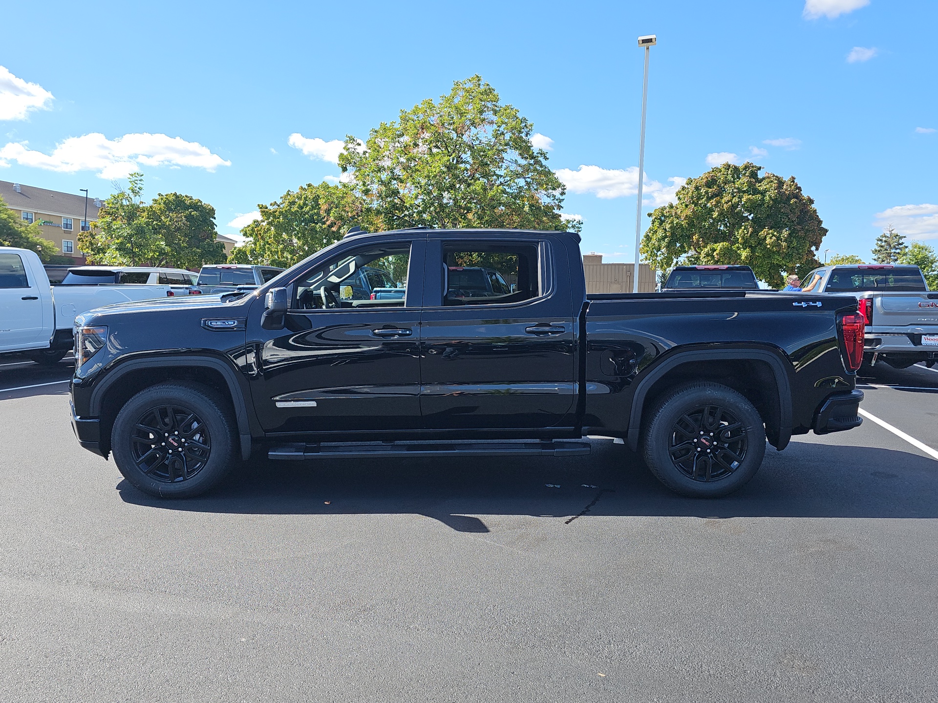 2025 GMC Sierra 1500 Elevation 5