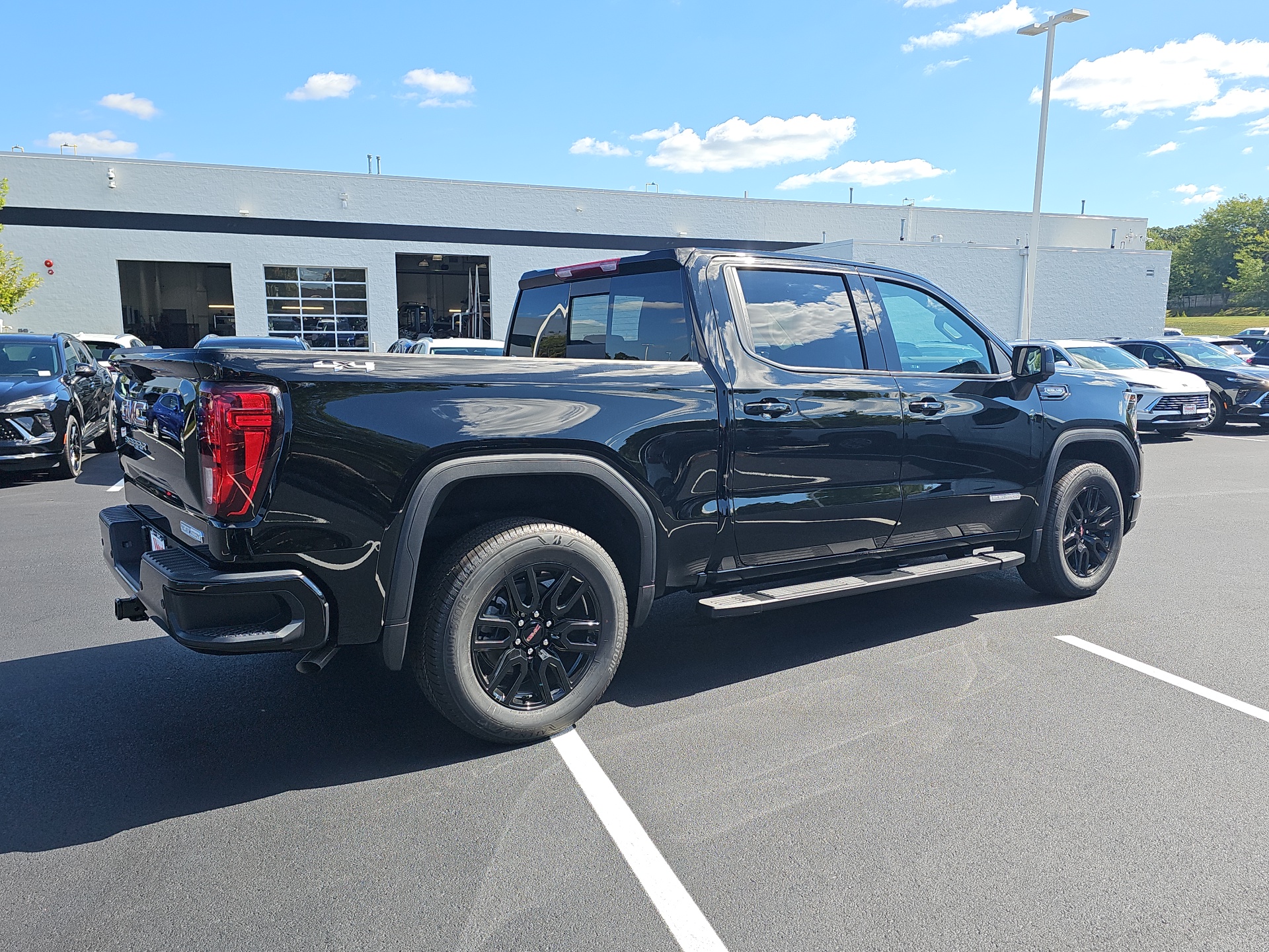 2025 GMC Sierra 1500 Elevation 8