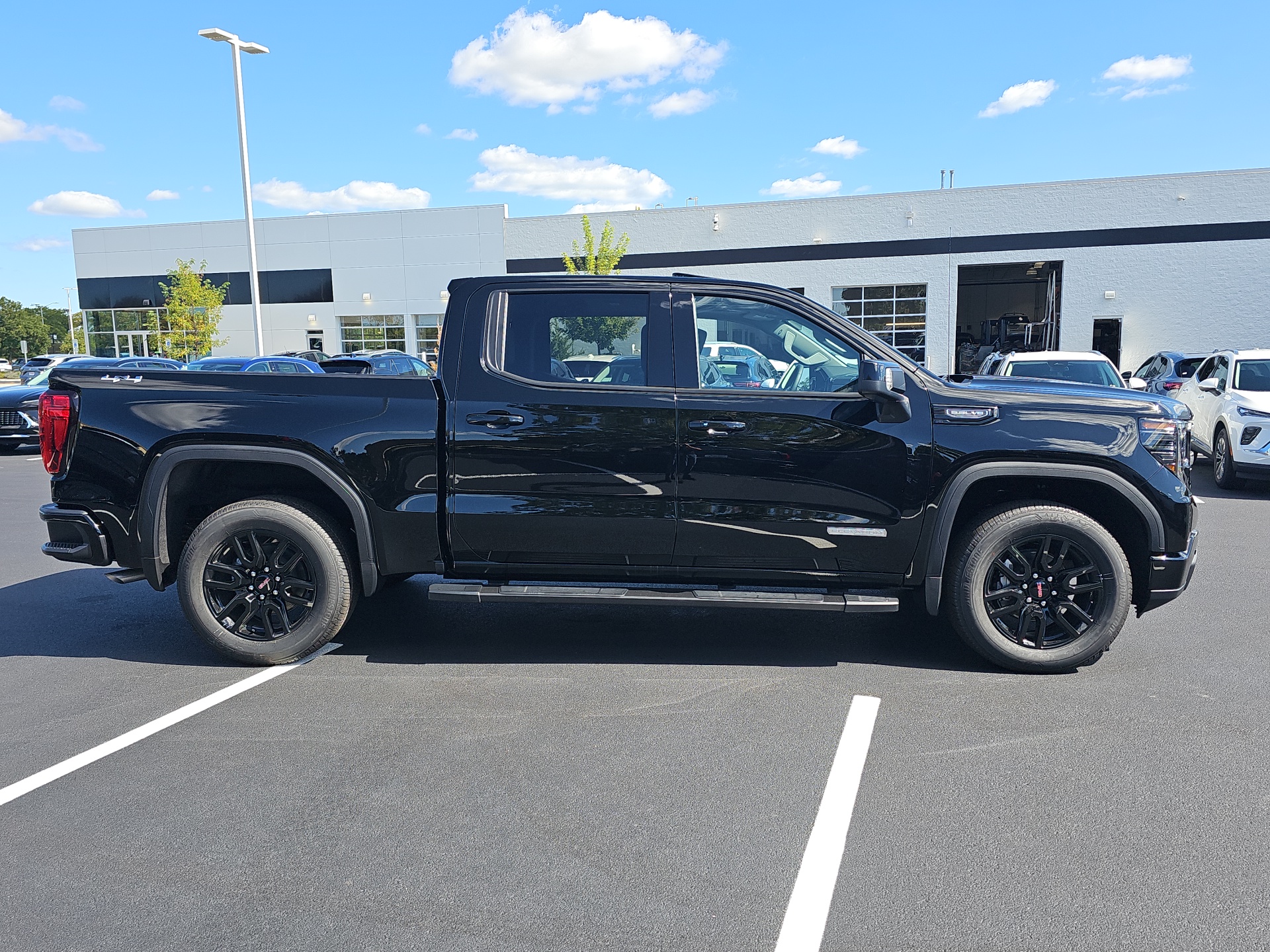 2025 GMC Sierra 1500 Elevation 9