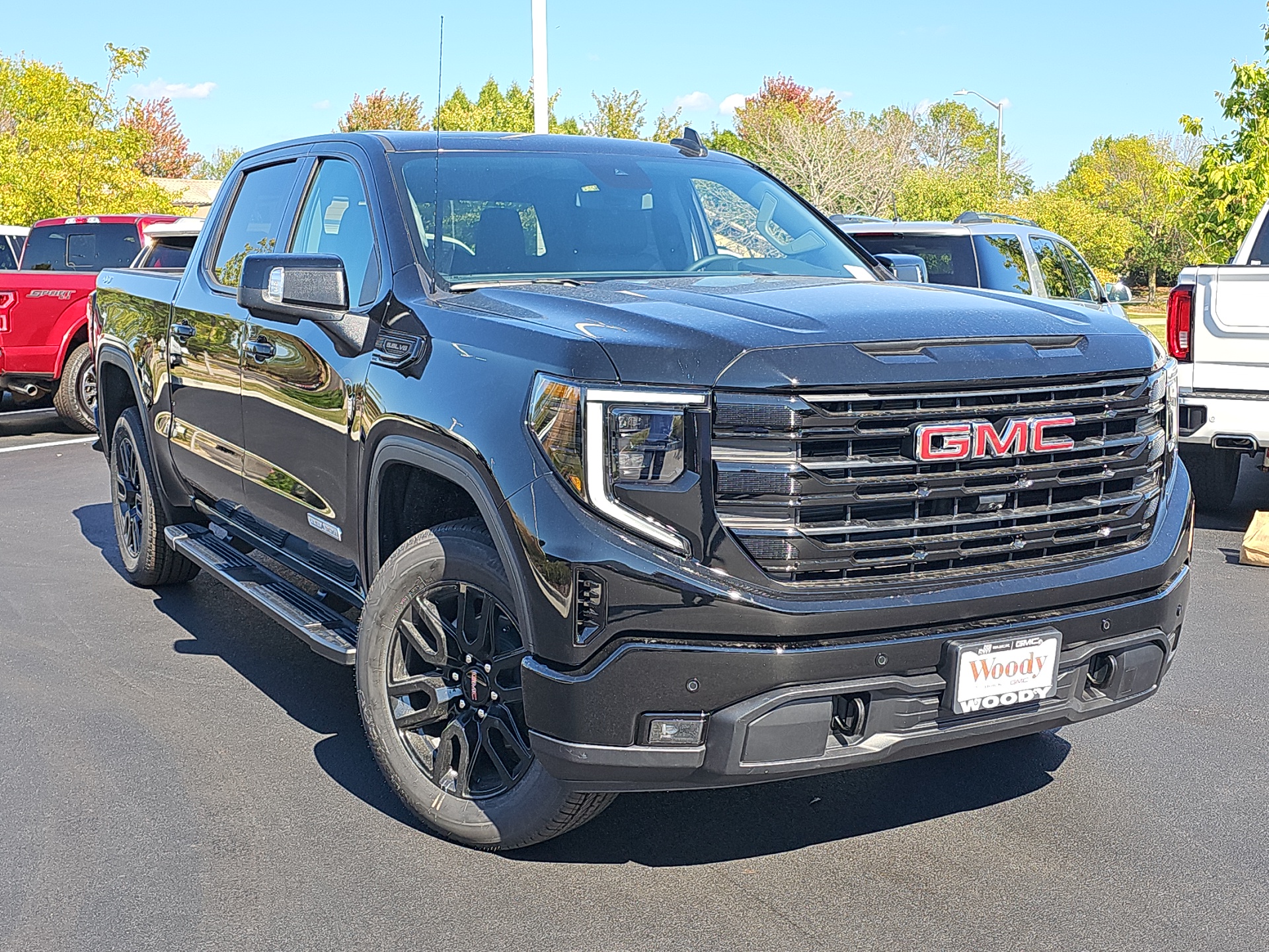 2025 GMC Sierra 1500 Elevation 2