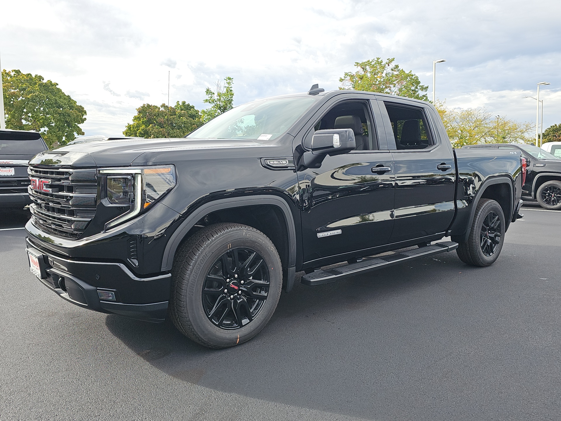 2025 GMC Sierra 1500 Elevation 4