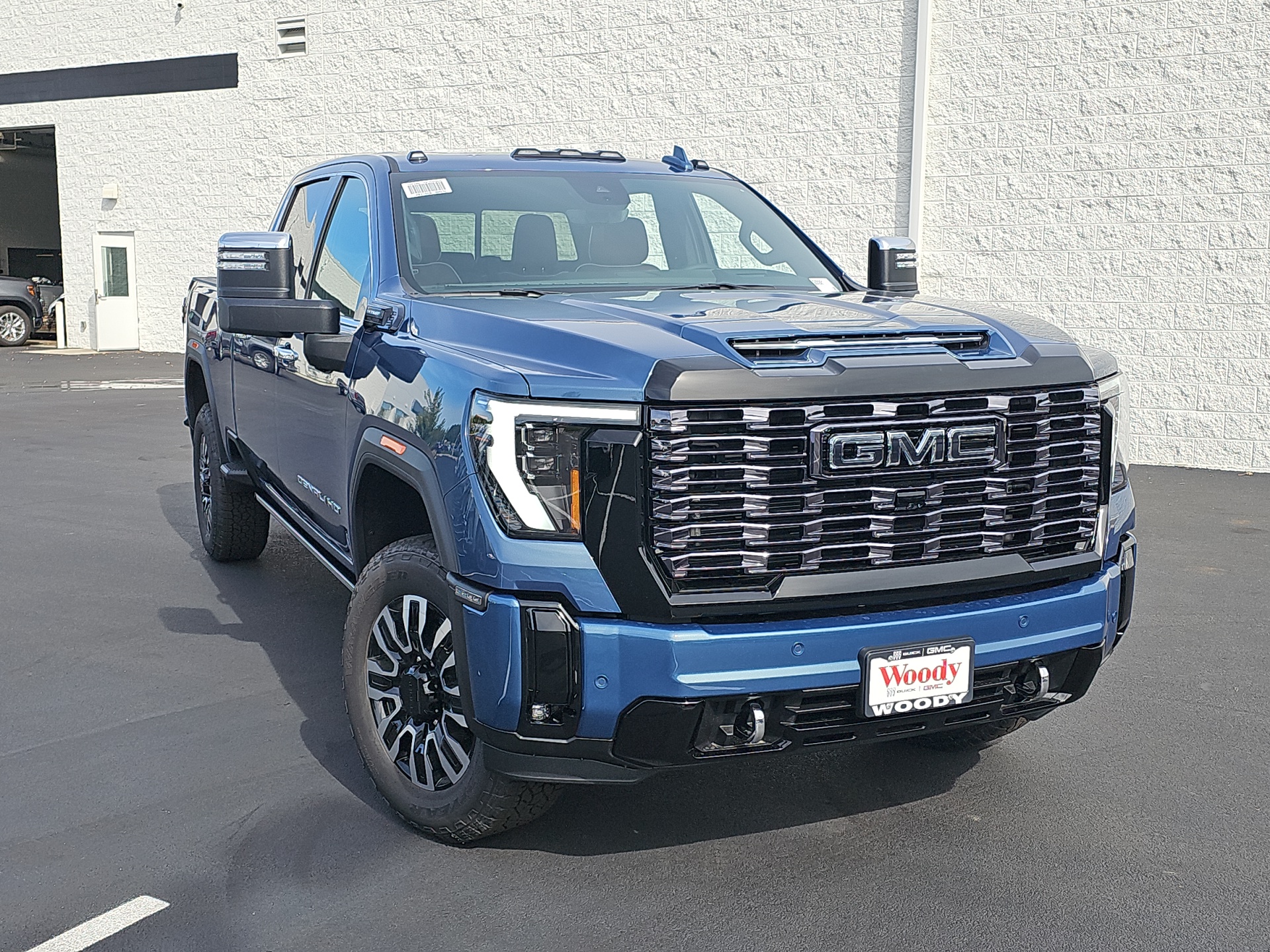 2025 GMC Sierra 2500HD Denali Ultimate 2