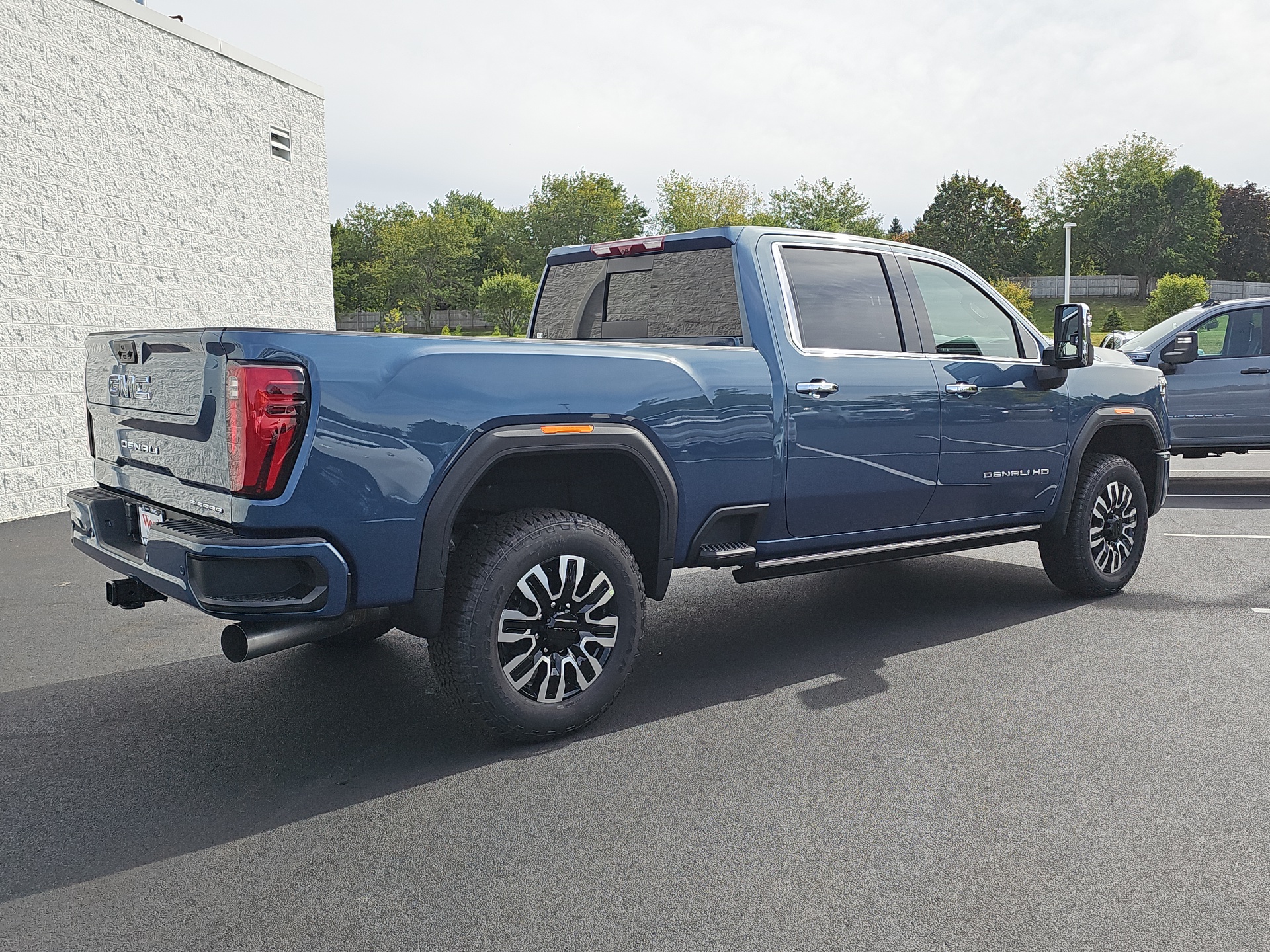 2025 GMC Sierra 2500HD Denali Ultimate 8