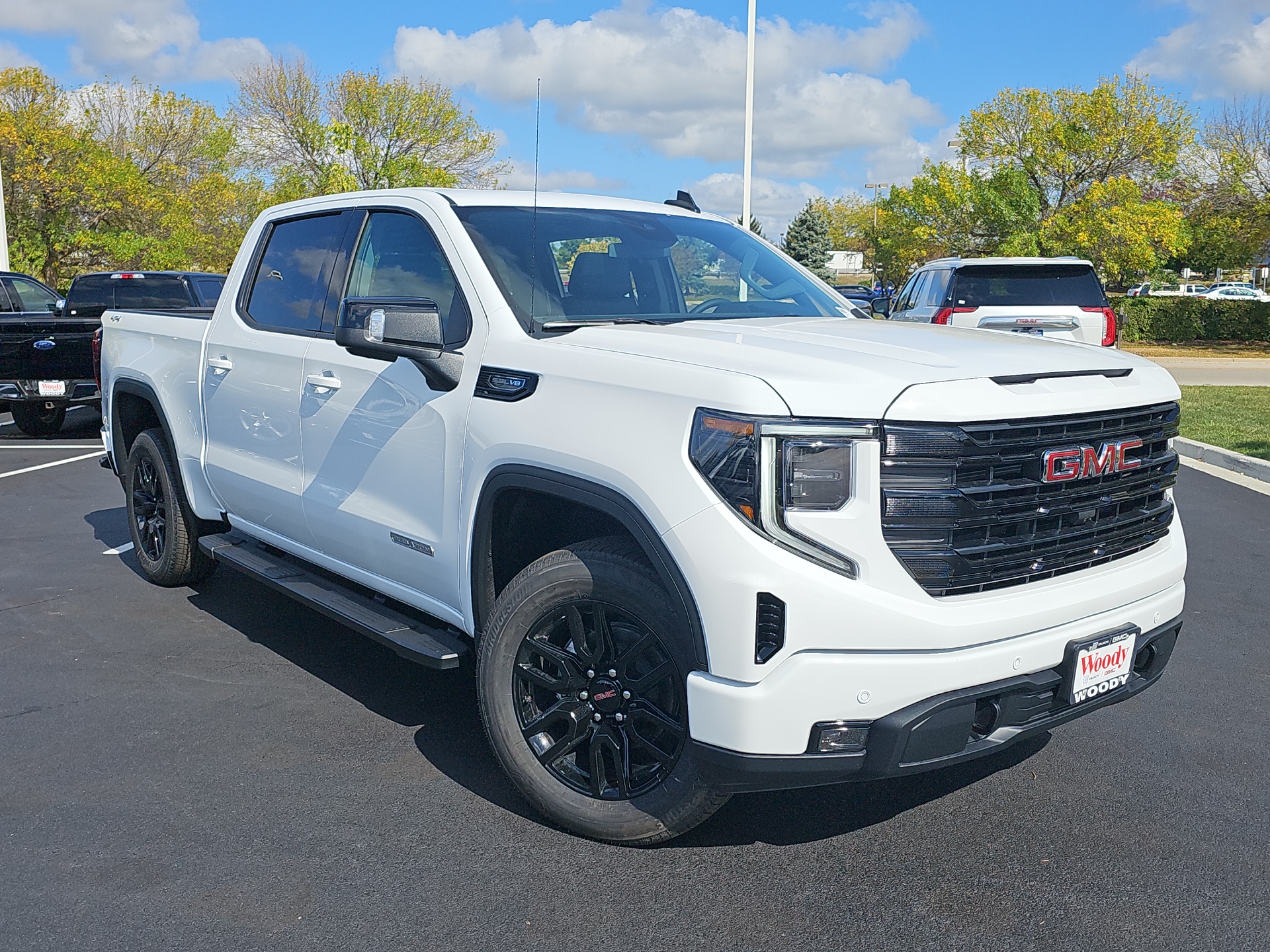 2025 GMC Sierra 1500 Elevation 2