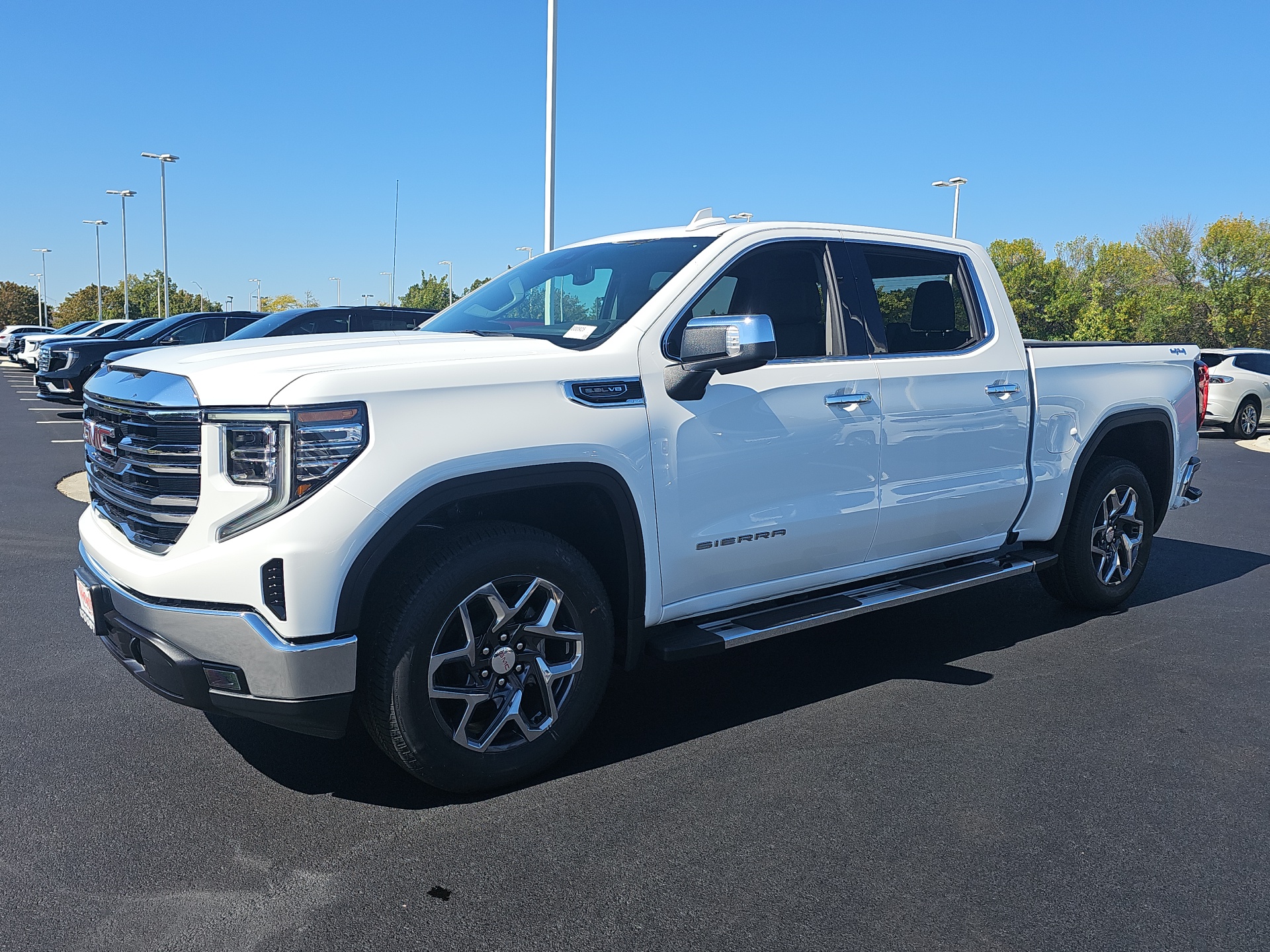 2025 GMC Sierra 1500 SLT 4