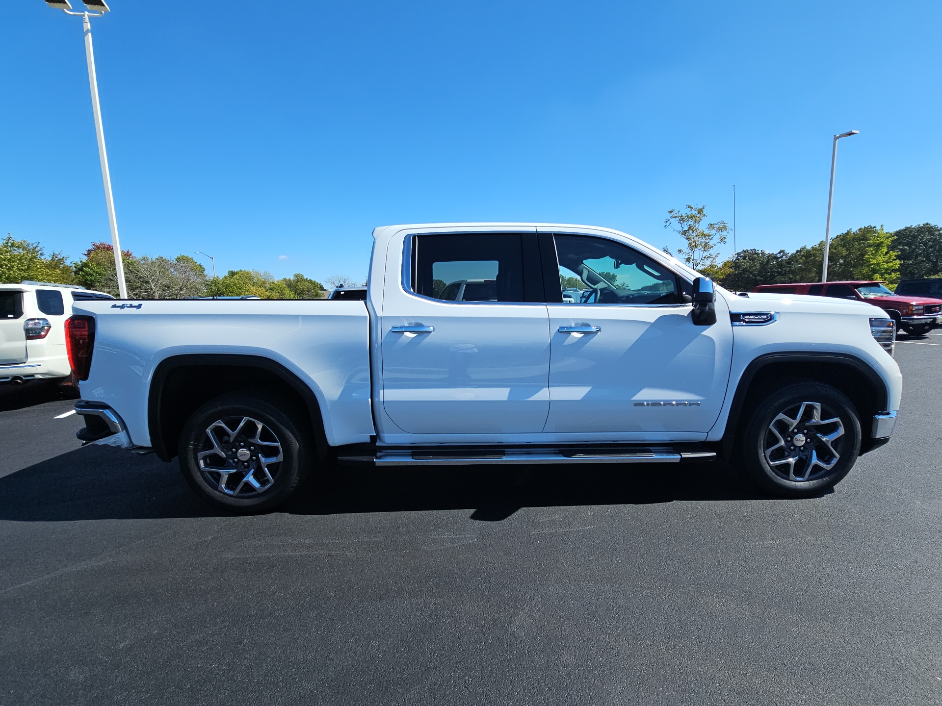 2025 GMC Sierra 1500 SLT 9