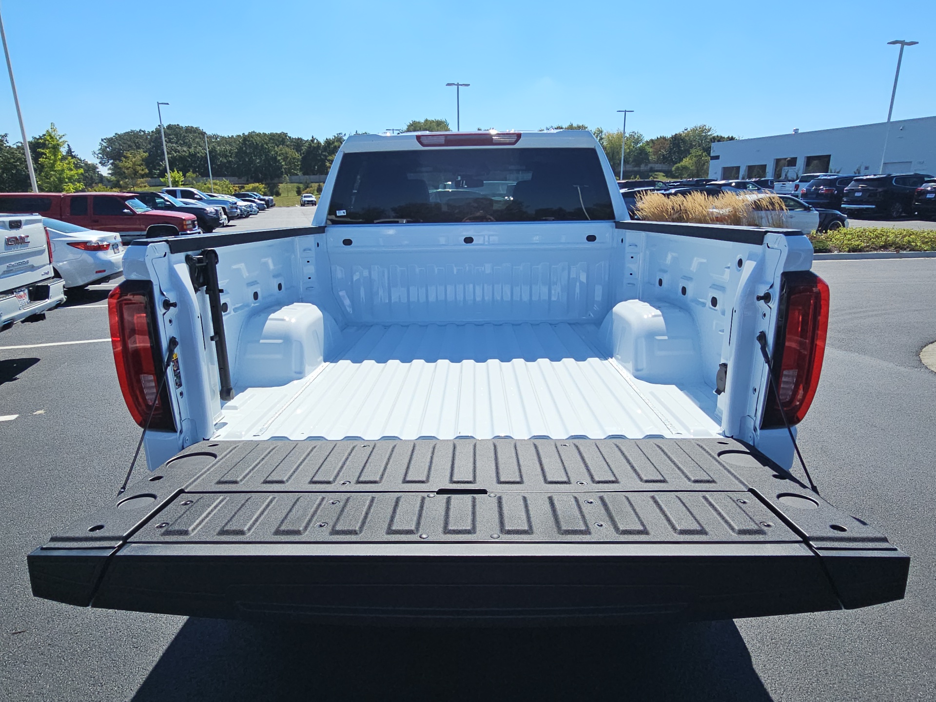 2025 GMC Sierra 1500 SLT 36