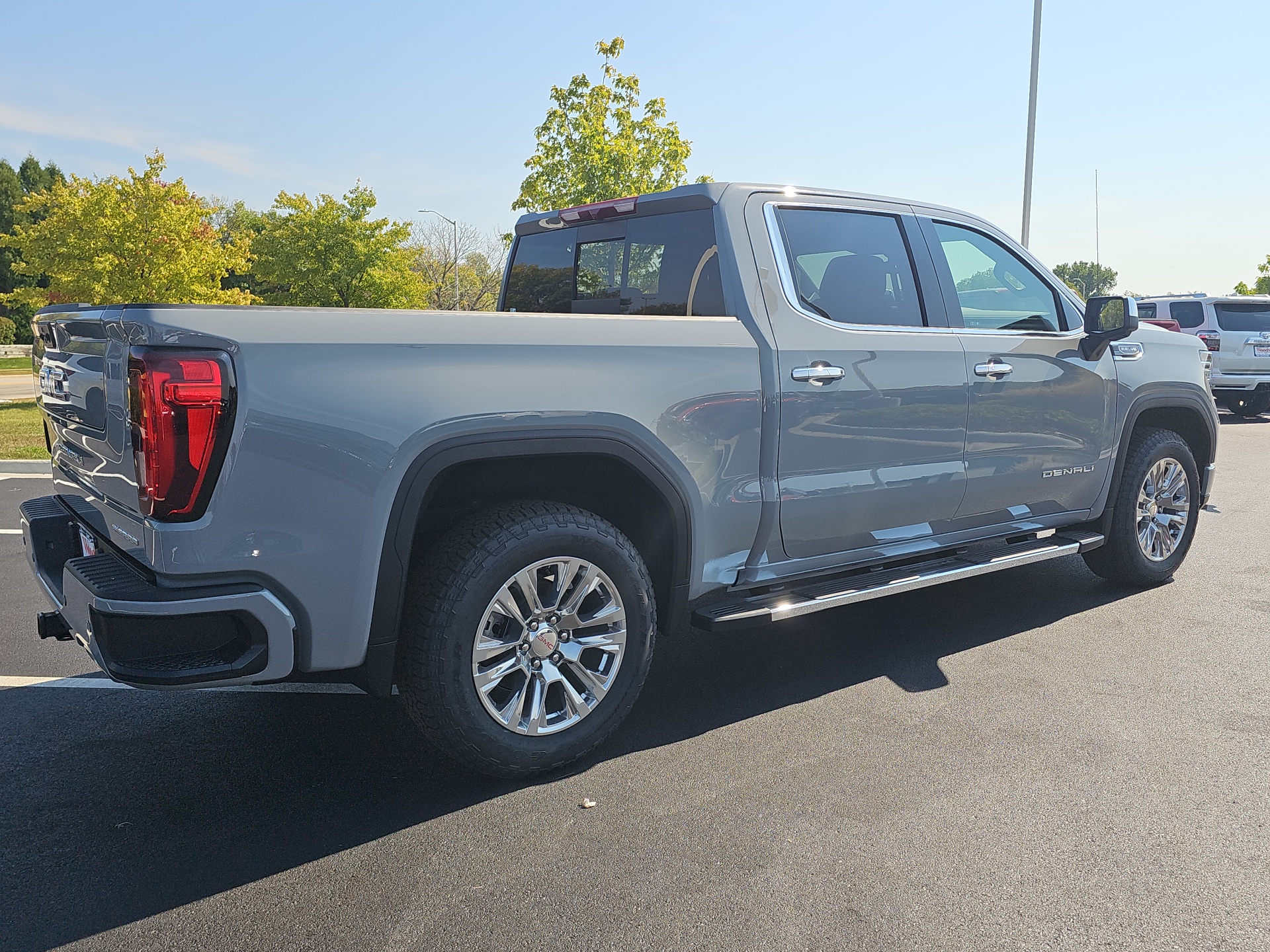 2025 GMC Sierra 1500 Denali 8